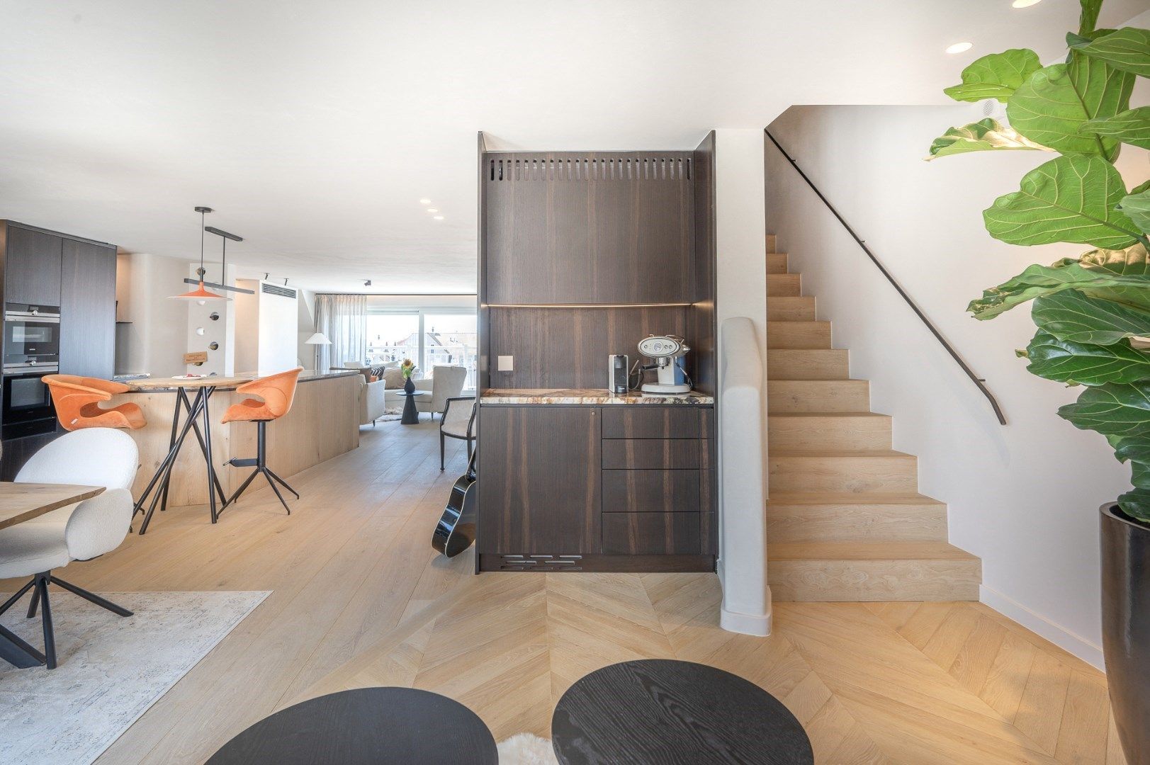 Luxueus gerenoveerd duplex dakappartement met mooie zonneterrassen gelegen in het centrum van Knokke. foto 20