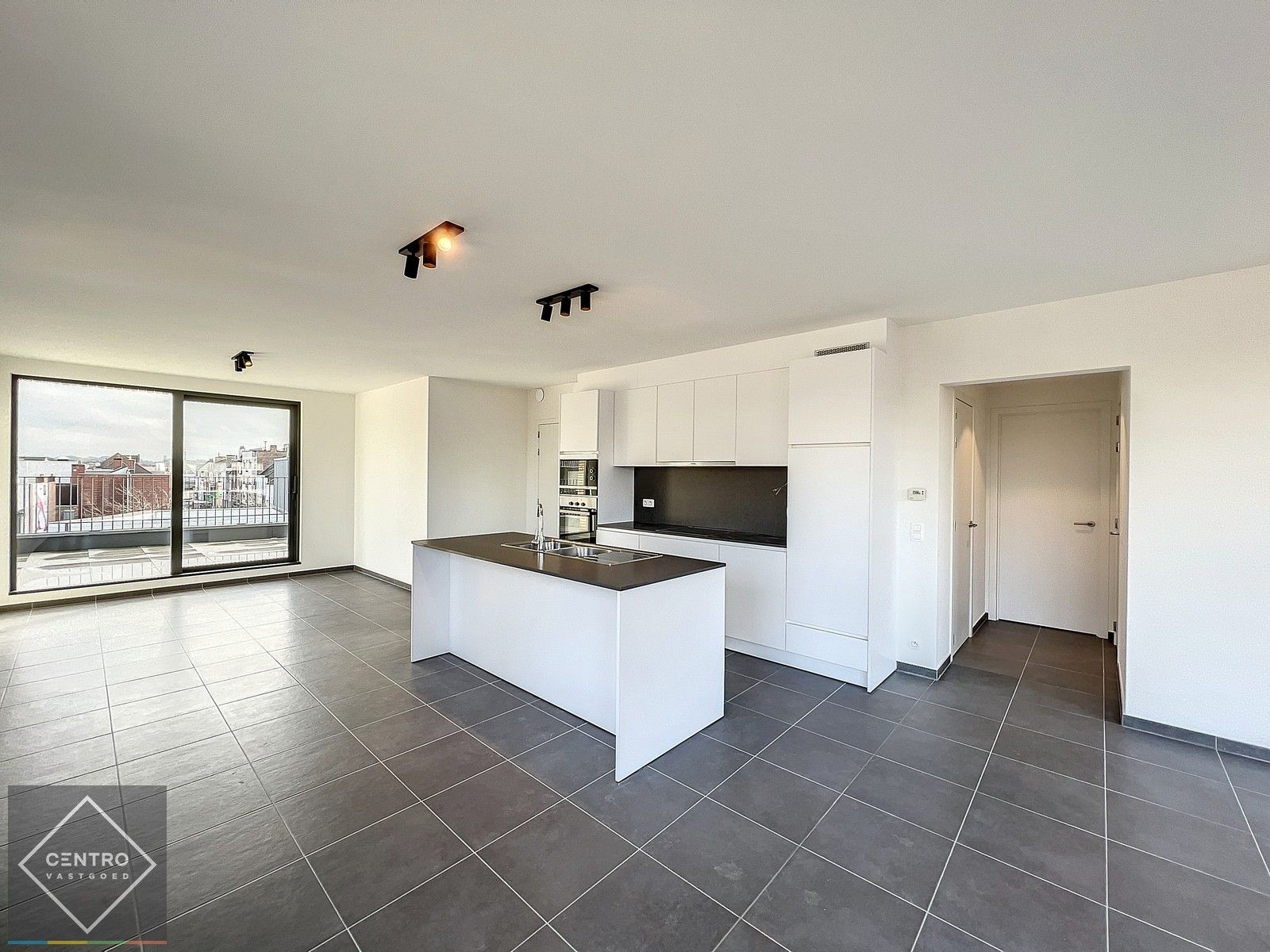 NB-appartement (103m²) met RUIM zonneterras (26m²) pal in het CENTRUM van Kortrijk ! Aankoop aan 6% BTW mogelijk! foto 10