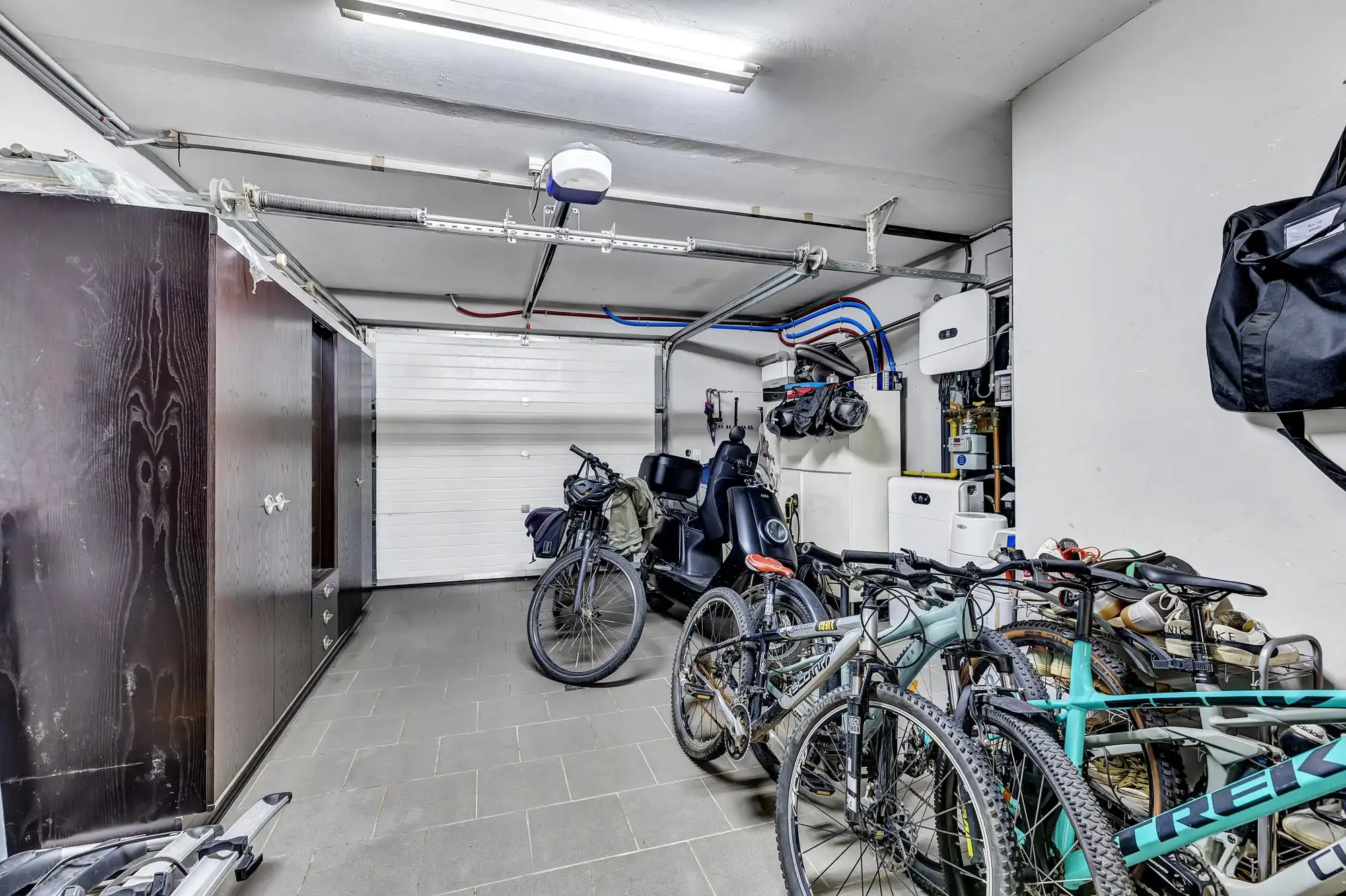 Energiezuinige HOB met 4 slpks, garage en bureau foto 10