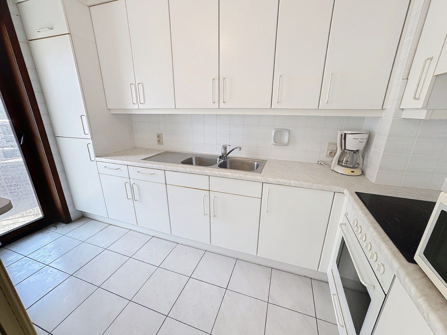 Ruim appartement gelegen aan de achterzijde van de Zeedijk foto 9