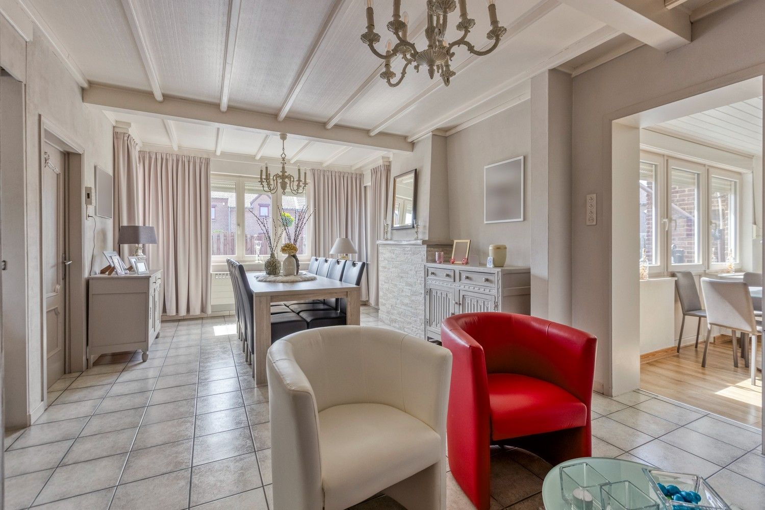 Hoofdfoto van de publicatie: Gezinswoning met vier slaapkamers en veel potentieel in het landelijke Uikhoven (Maasmechelen)