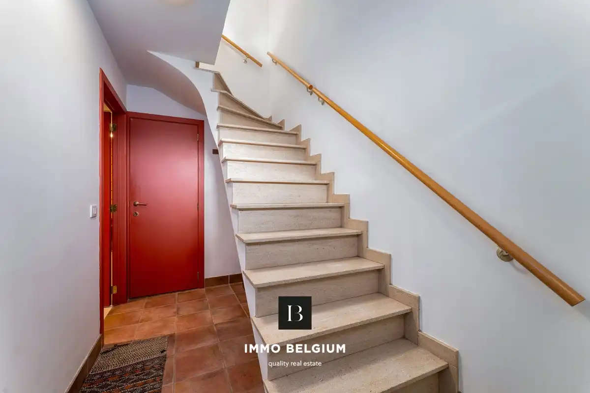 Perfect onderhouden woning met garage nabij het centrum foto 2