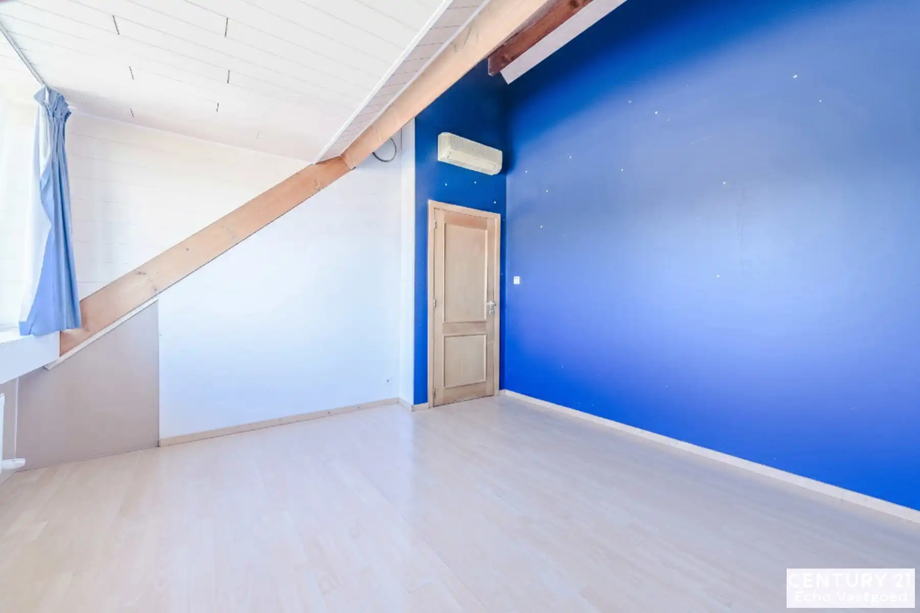 Ruime, gerenoveerde woning met 4 slpk en stadstuin foto 41