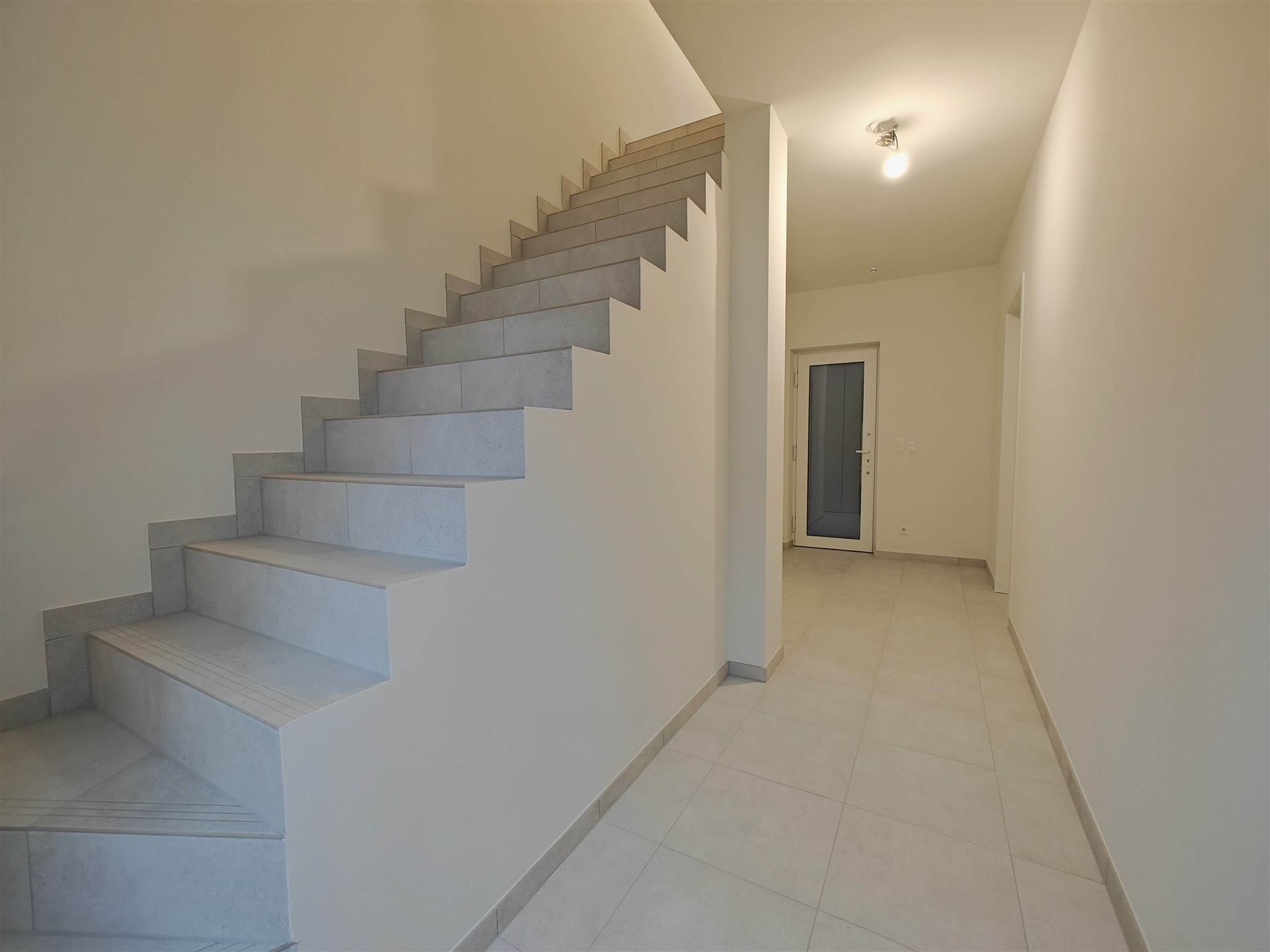 Nieuwbouwwoning te vucht met 3 slaapkamers foto 4