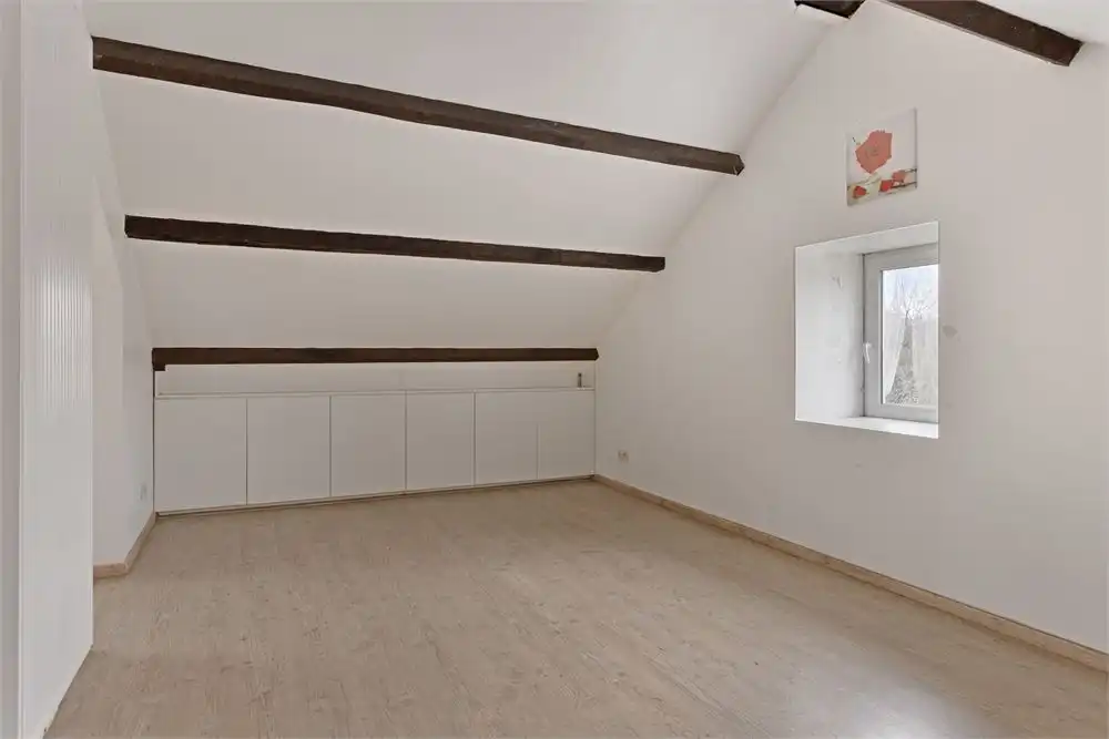 Te renoveren woning voor gemengd gebruik in landelijke omgeving foto 15