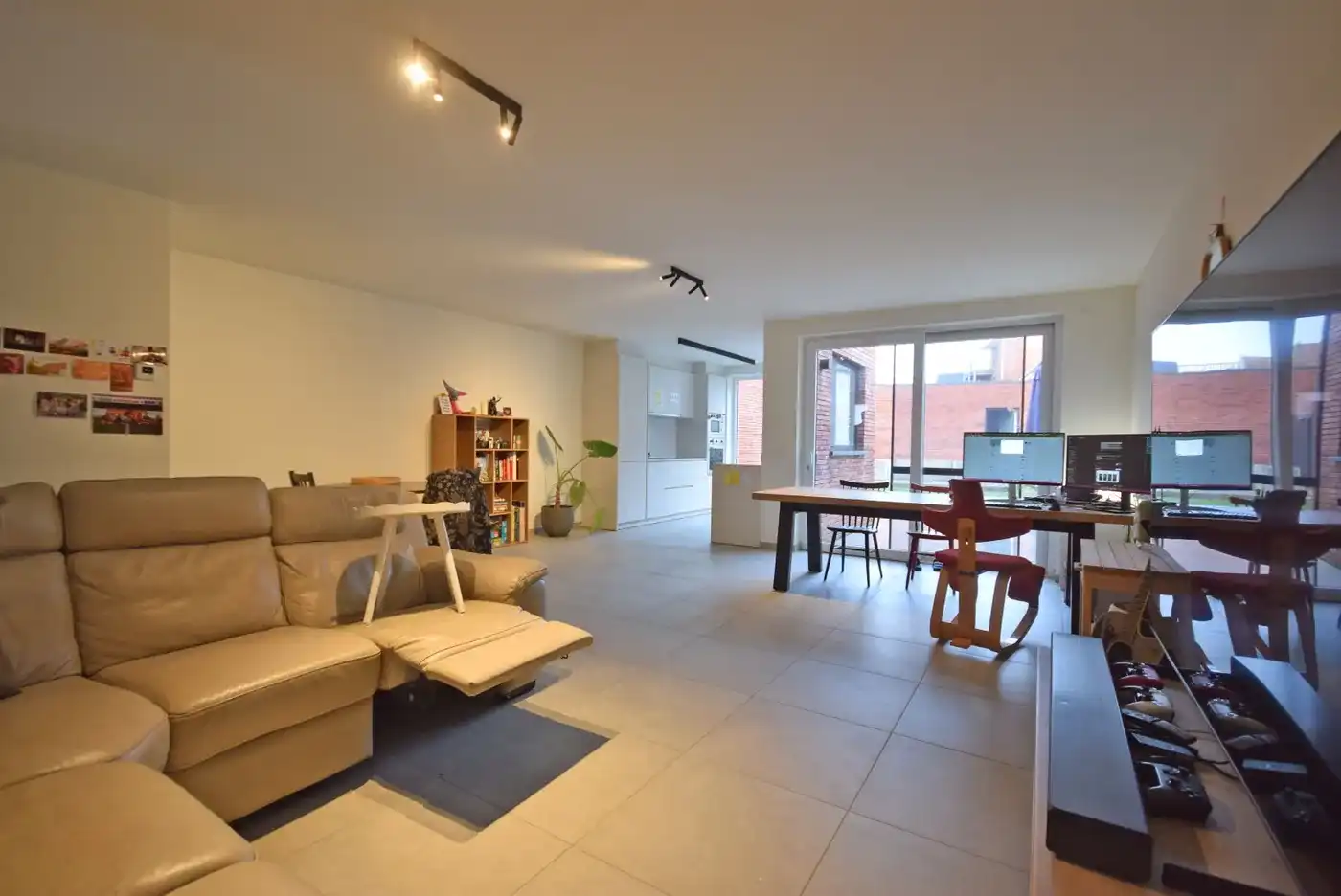 WONING MET 3 SLAAPKAMERS EN AANGRENZENDE GARAGE foto 2