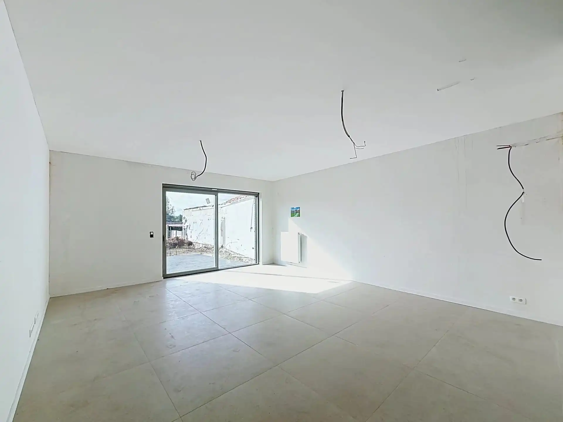 Luxueus en modern afgewerkt gelijkvloers appartement met tuin en 1 slaapkamer. foto 6