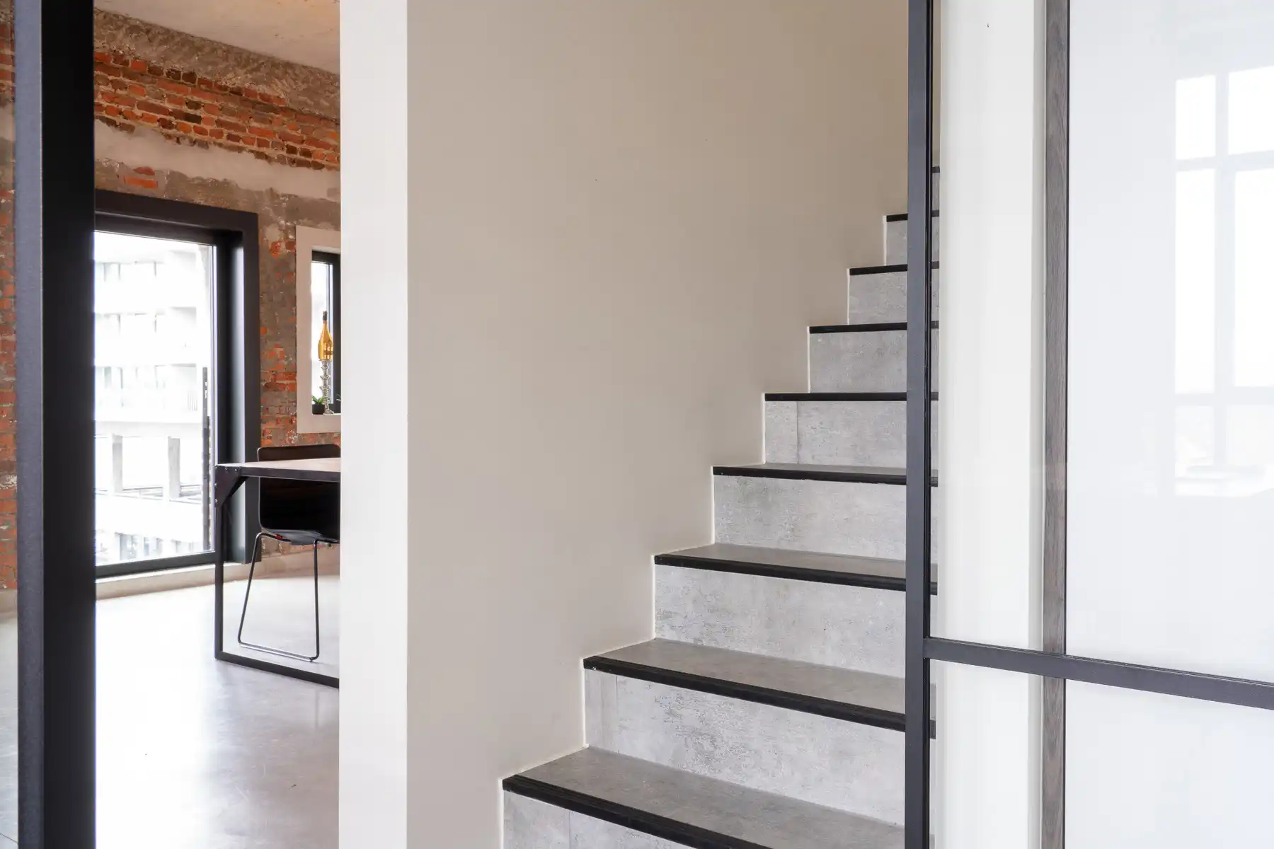 Stijlvol appartement (loft) met groot terras & 2 parkings... foto 7