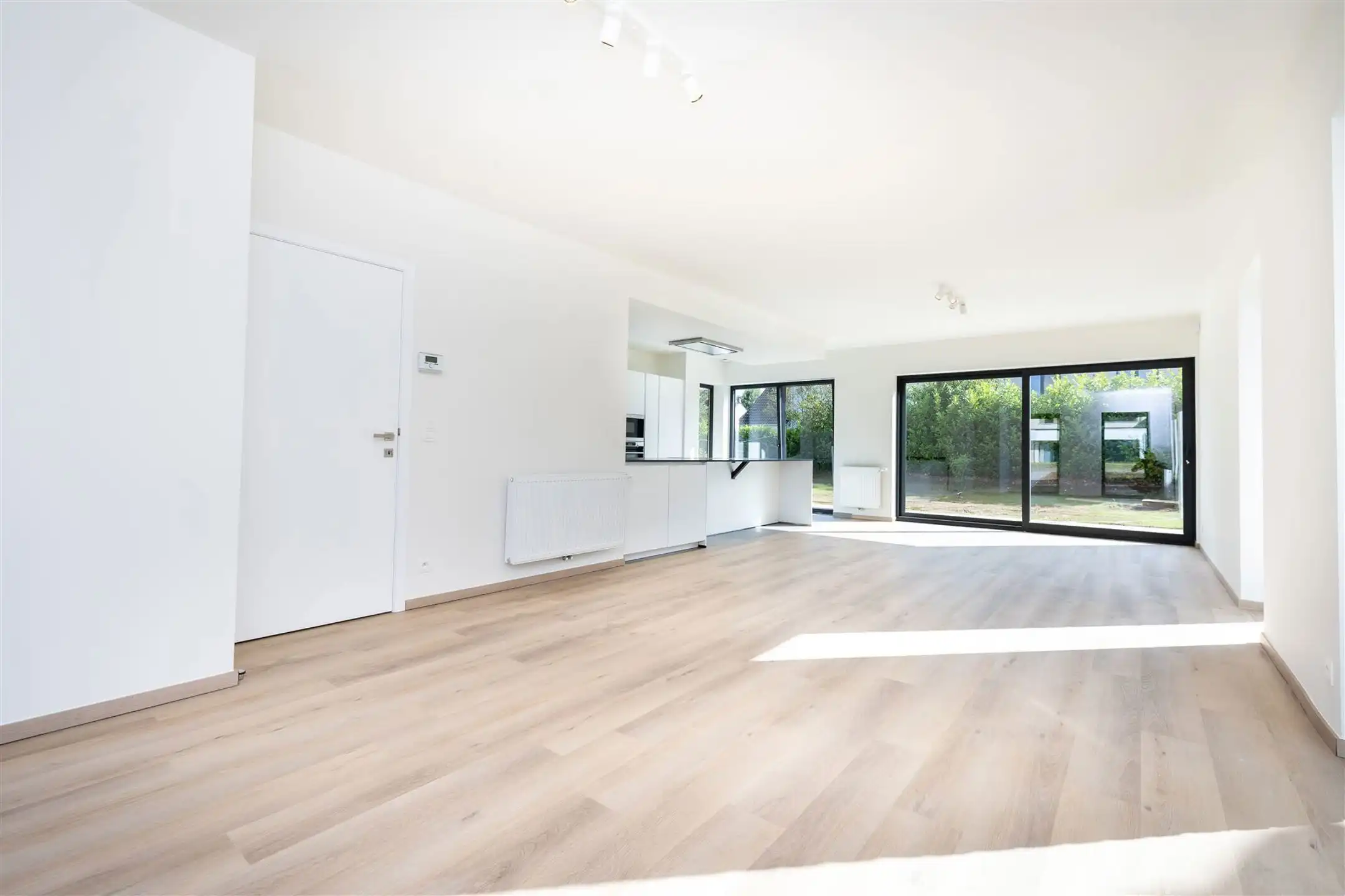 Nieuwe villa - 4 slaapkamers in een nieuwe woonwijk foto 2