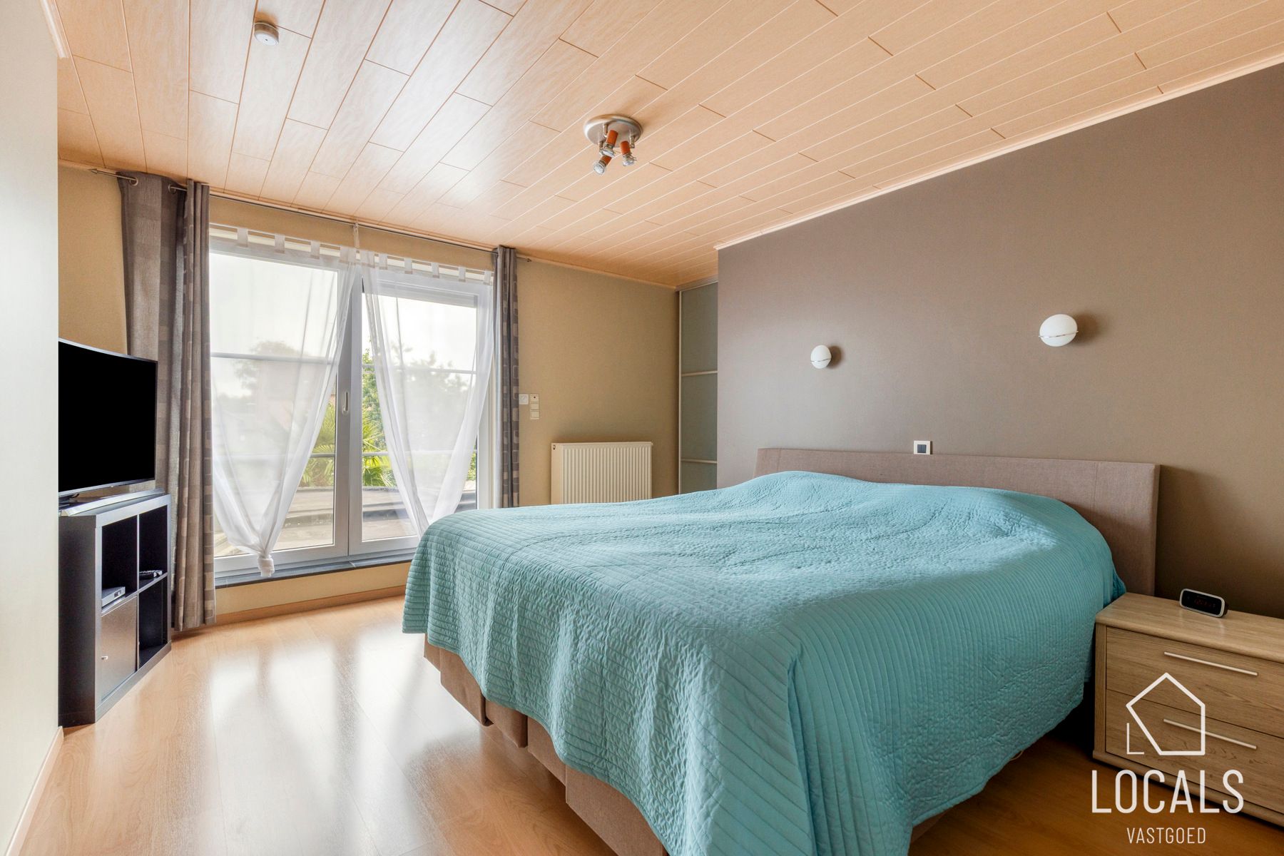 Instapklare halfopen bebouwing met tal van luxueuze extra’s foto 15