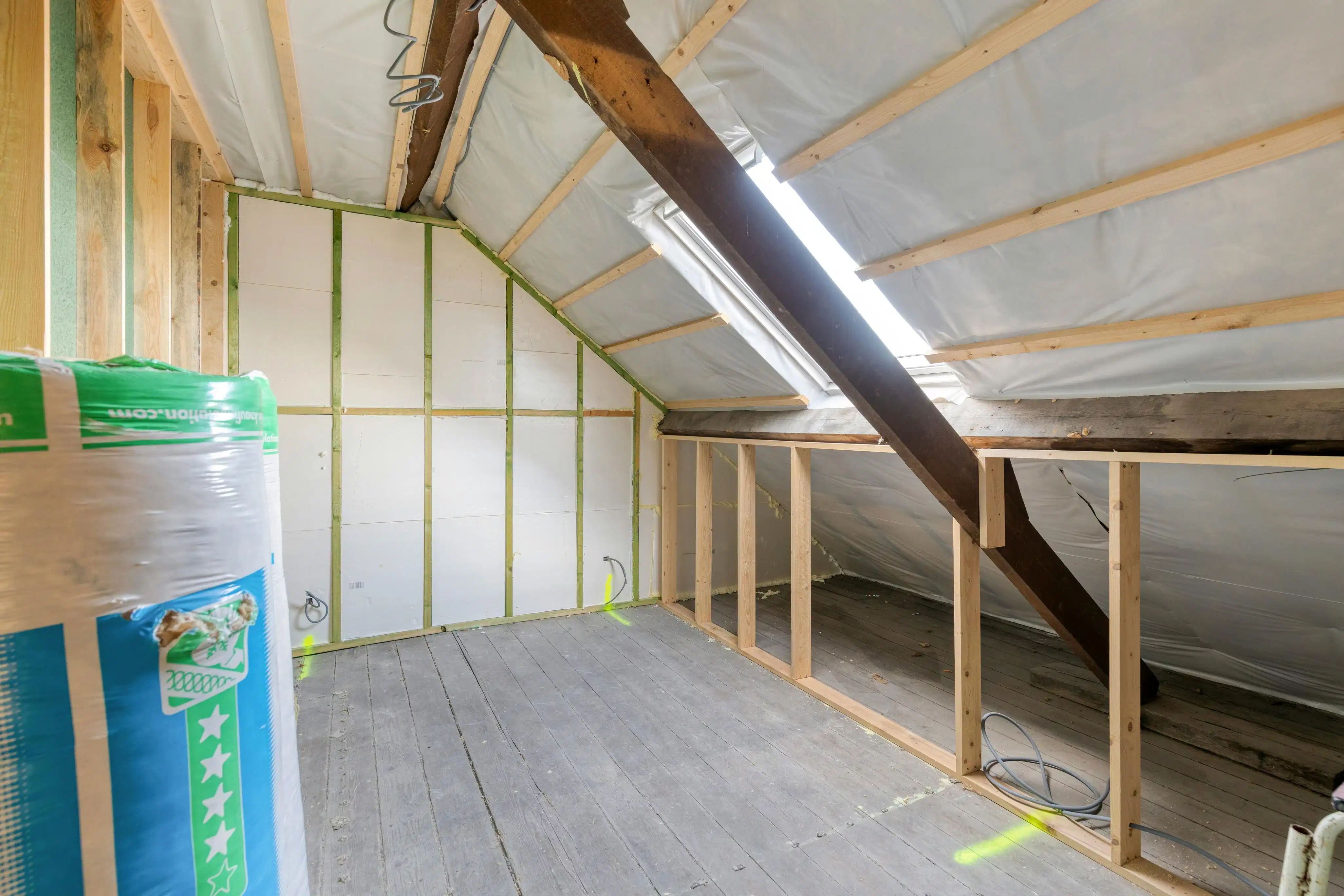 Verder te renoveren woning met tuin en garage in Adinkerke. foto 25