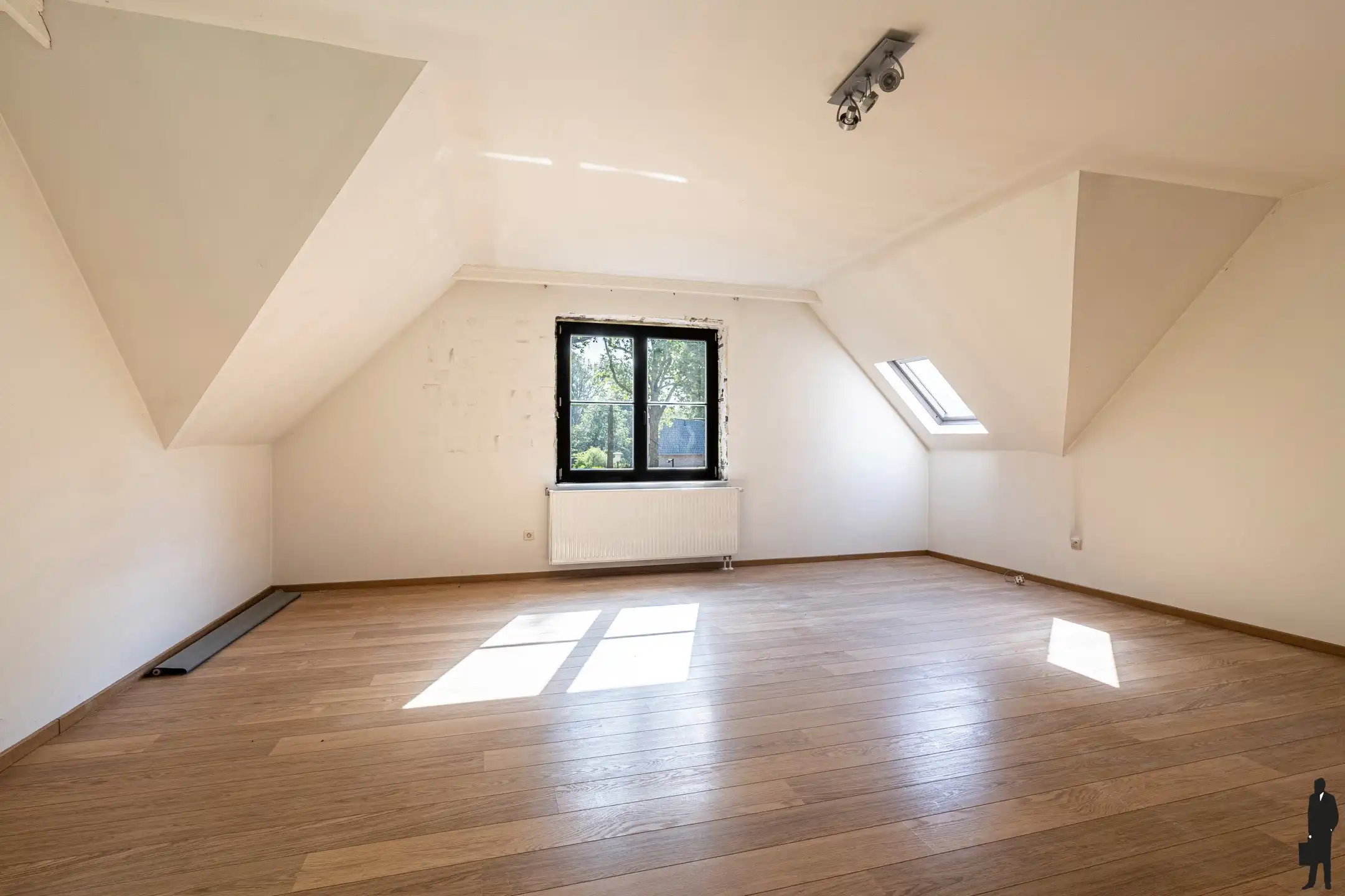 Karaktervolle villa op perceel van ca. 3.017 m² foto 12