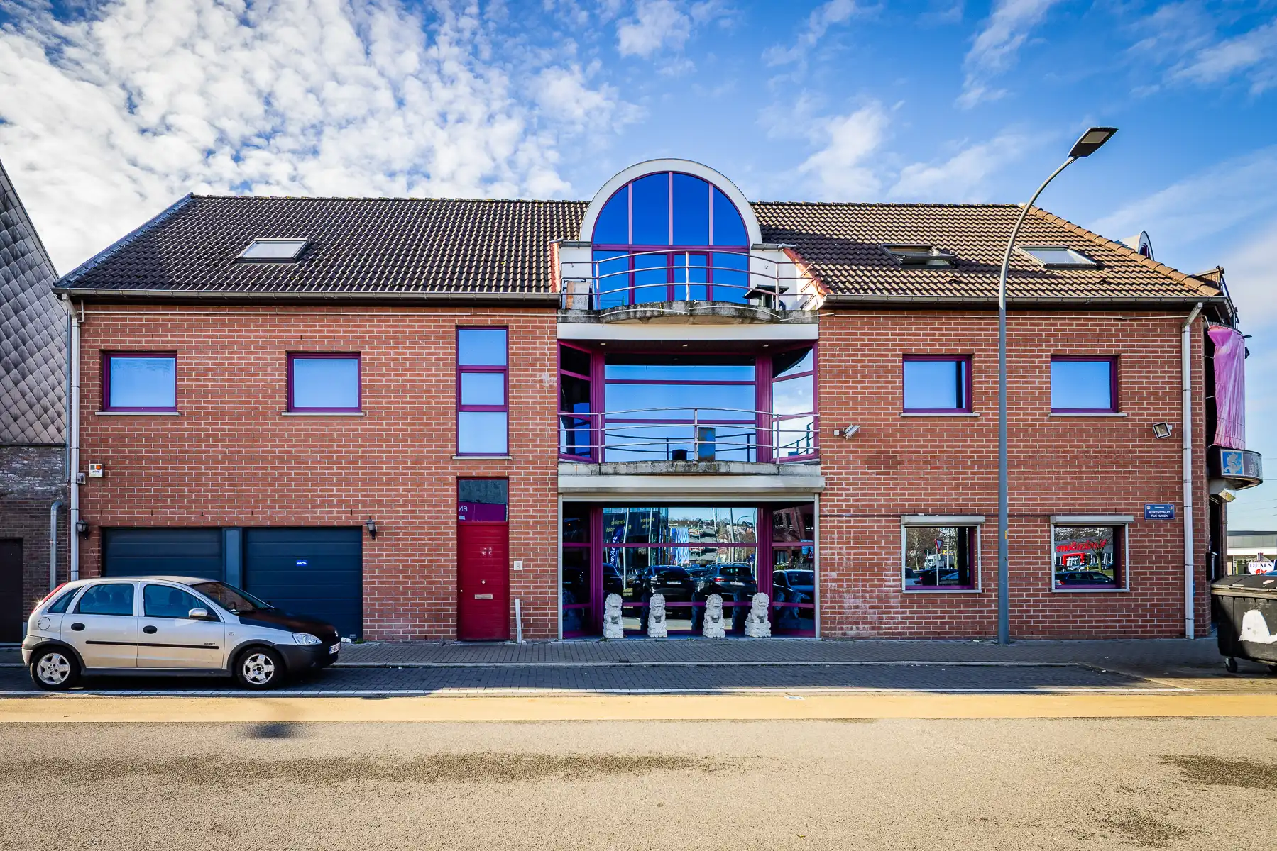 Ruim handelspand met appartement  foto 3