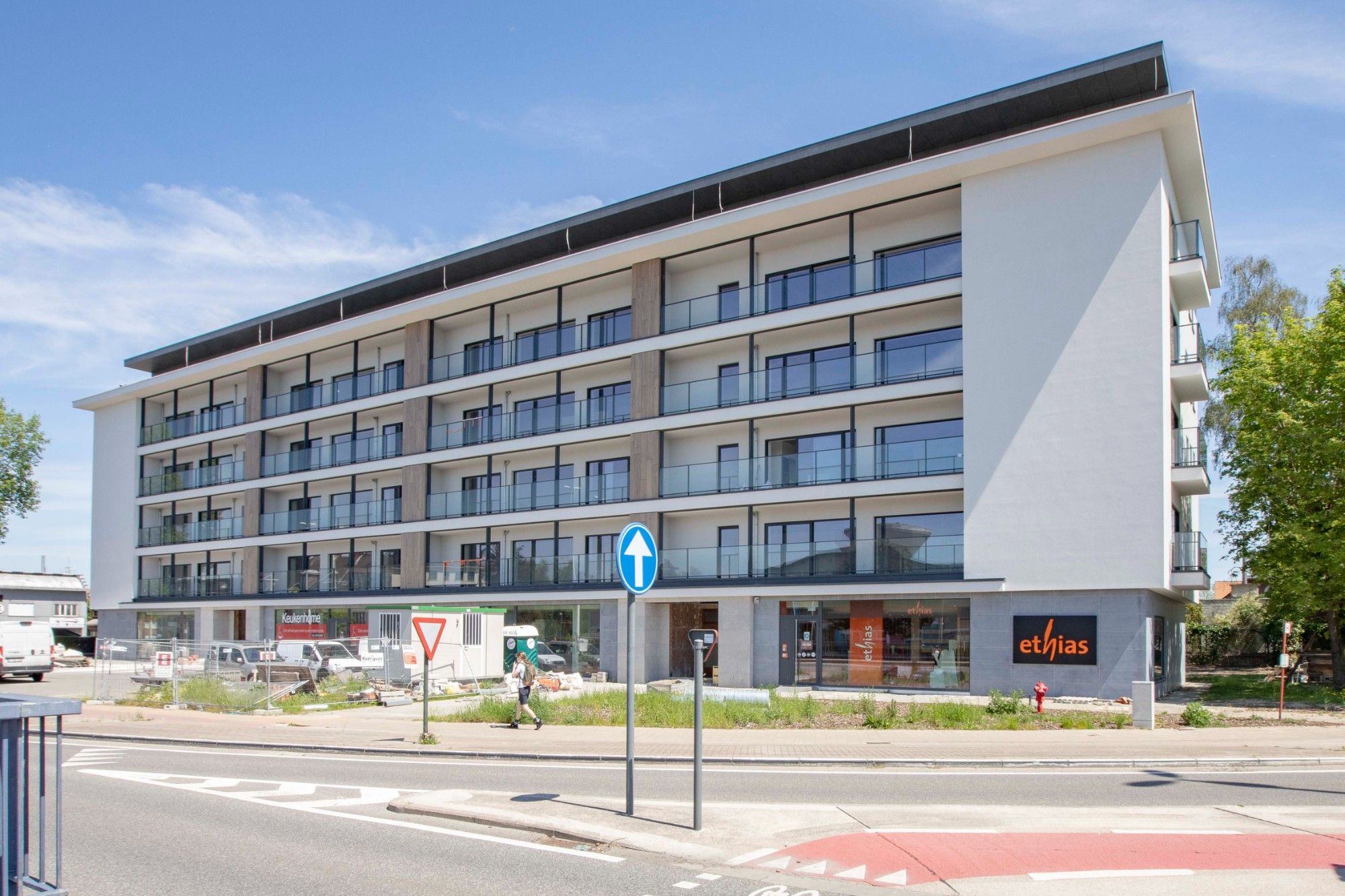 Luxe appartement met het ruimtegevoel van een villa foto 2