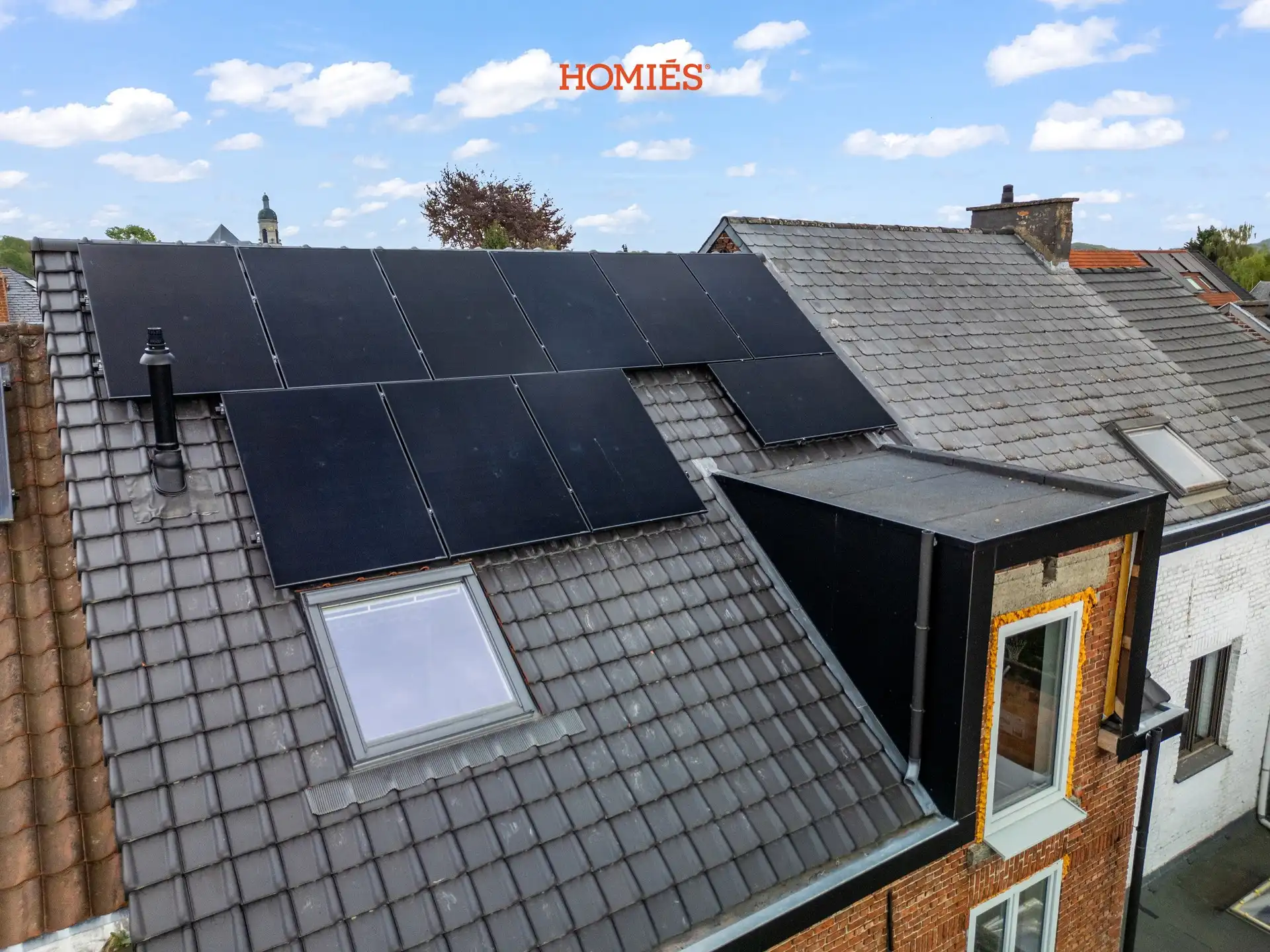 Karaktervolle deels gerenoveerde woning met schuur en tuin foto 3