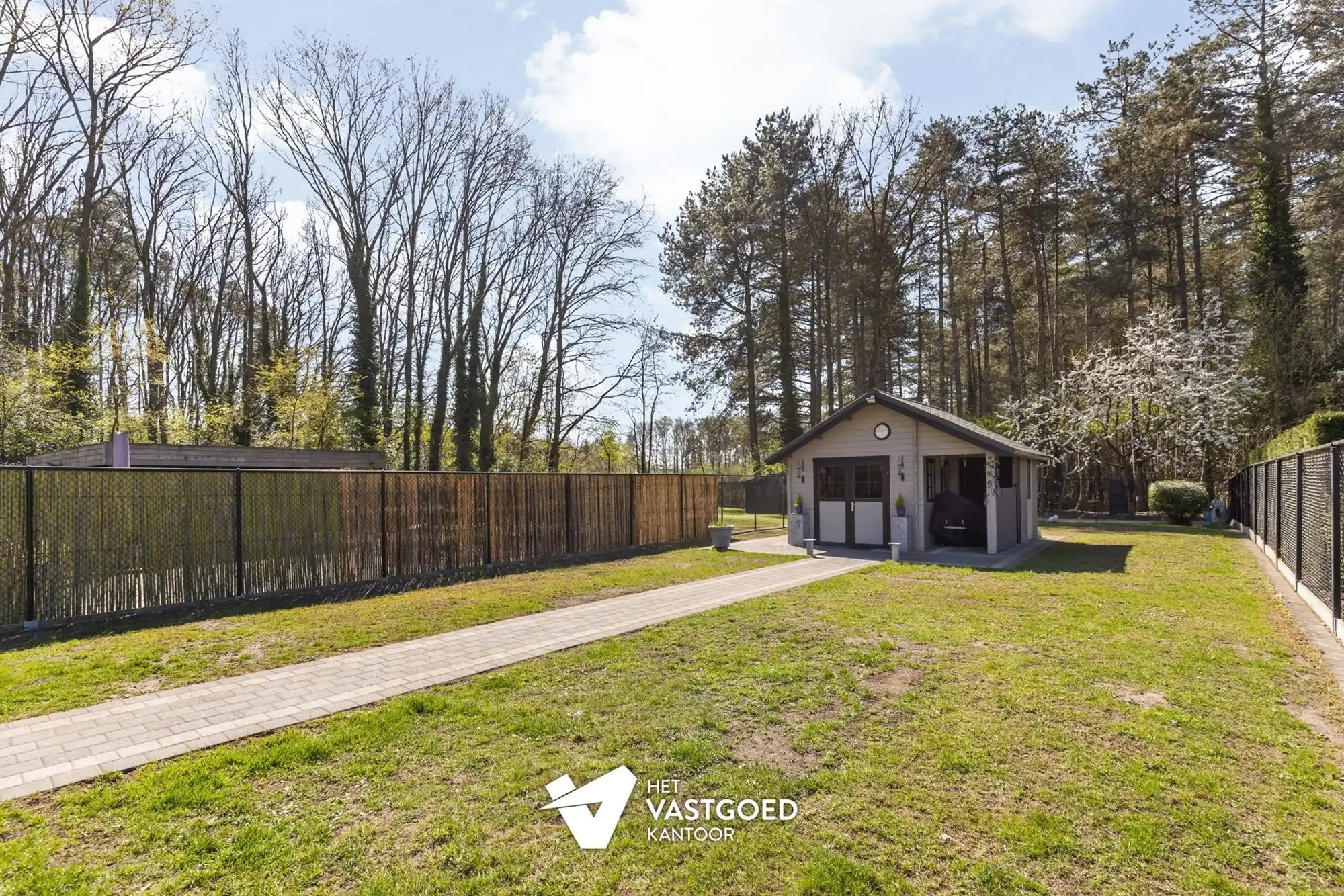 PERFECT ONDERHOUDEN GEZINSWONING MET 3 SLAAPKAMERS OP 7A27CA IN HET RUSTIGE KORSPEL foto 25