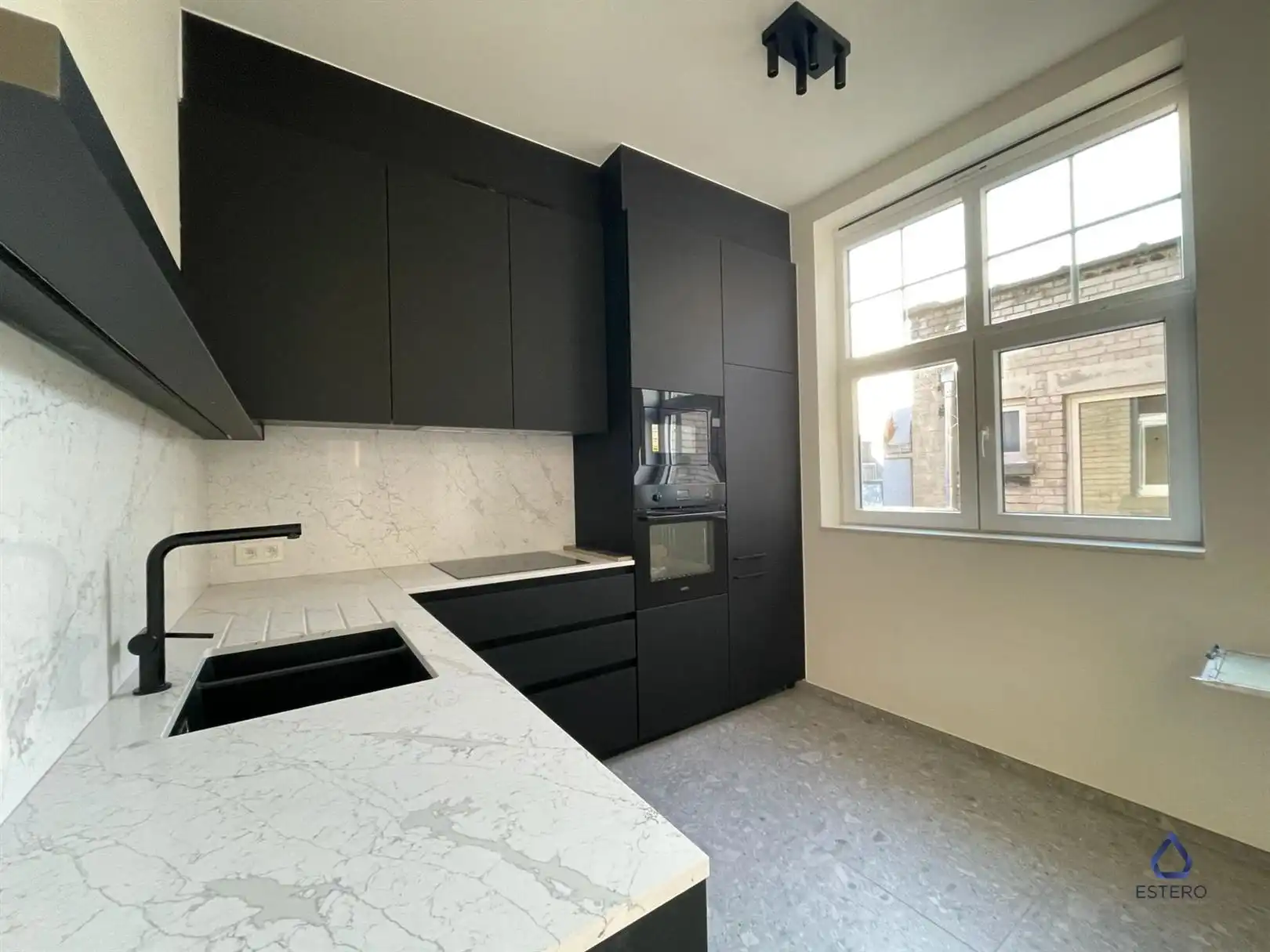 Gerenoveerd appartement op tolocatie foto 11