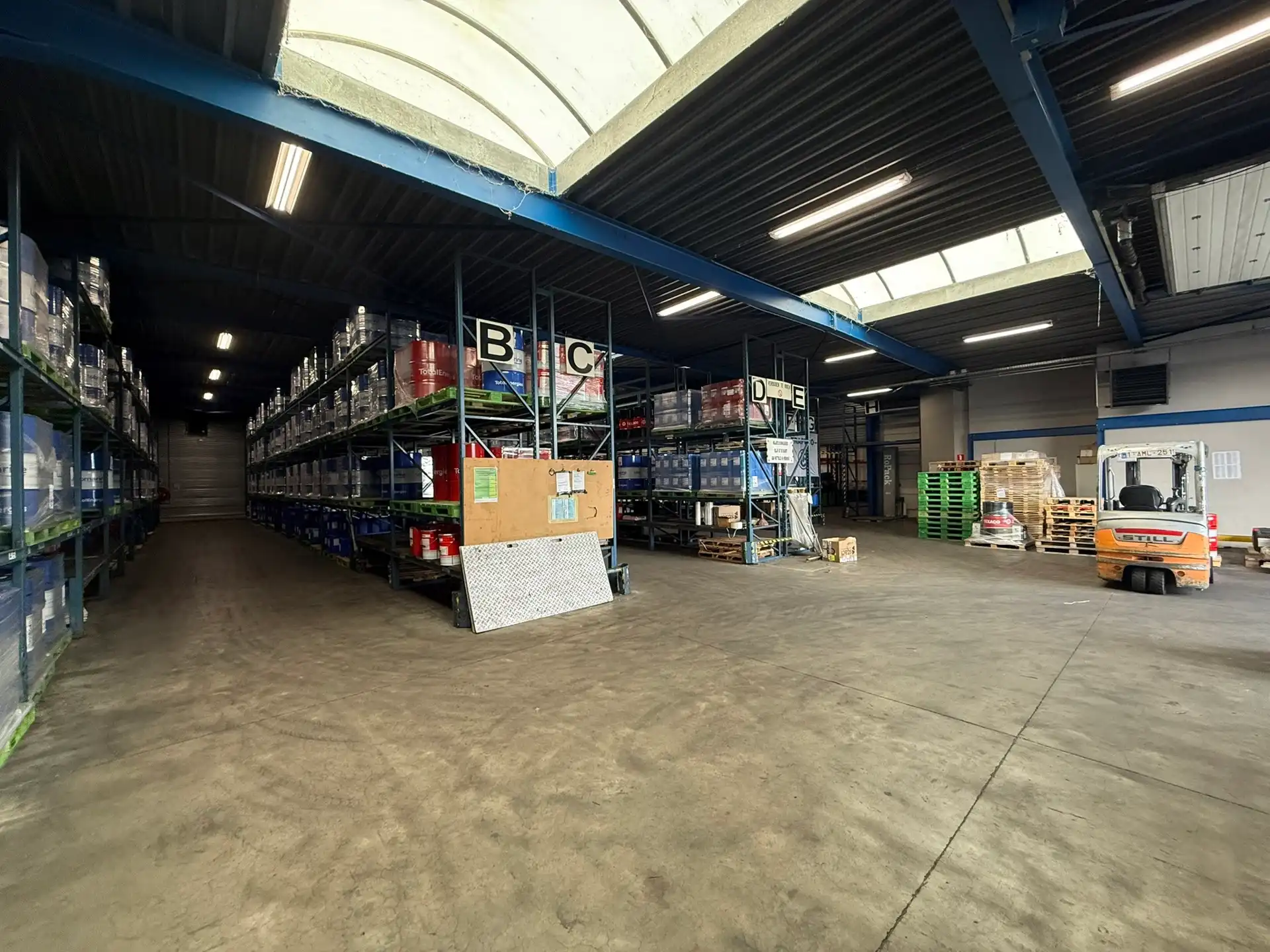 Magazijn van 350 m² te huur in Schelle foto 3