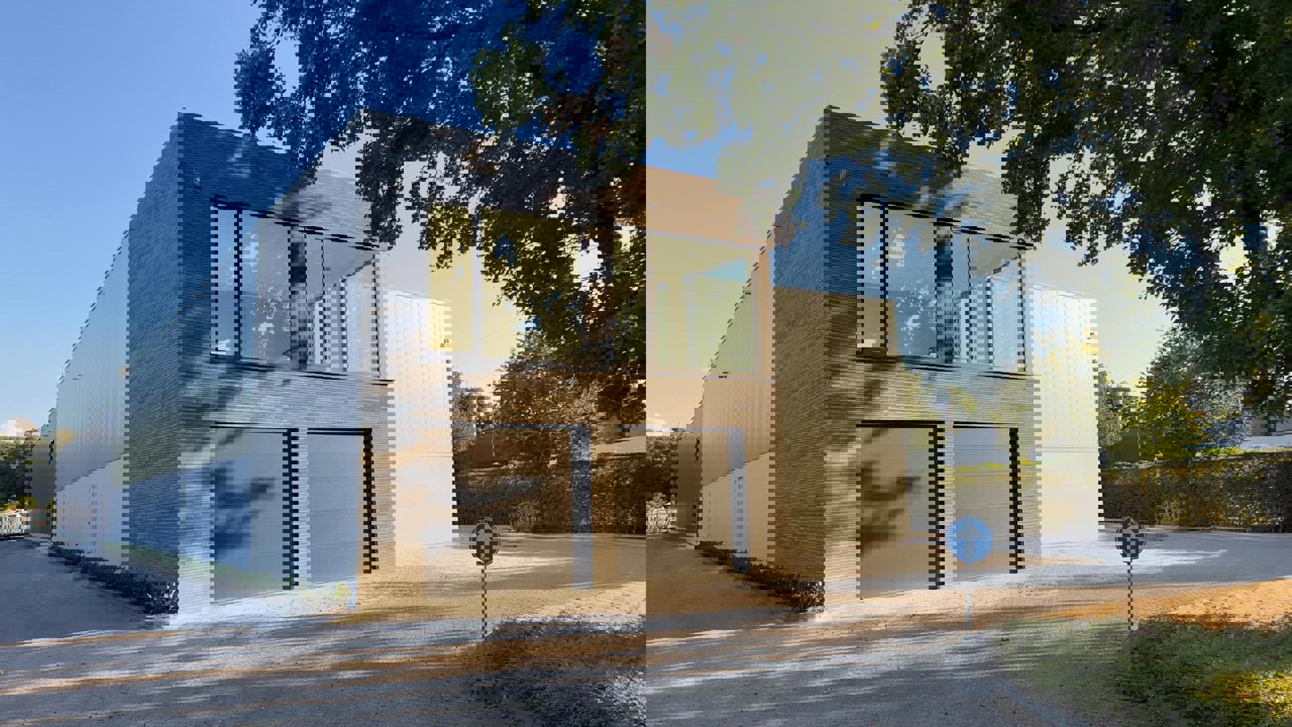 Nieuwbouw KMO-unit met 6 autostaanplaatsen te Beerse. foto {{pictureIndex}}