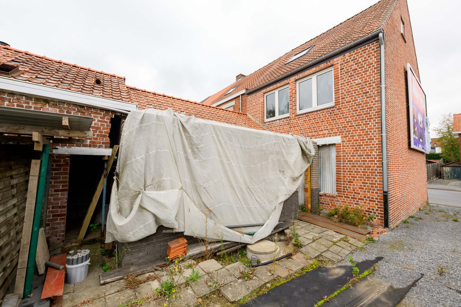 Totaal te renoveren woning te Pittem. foto 16