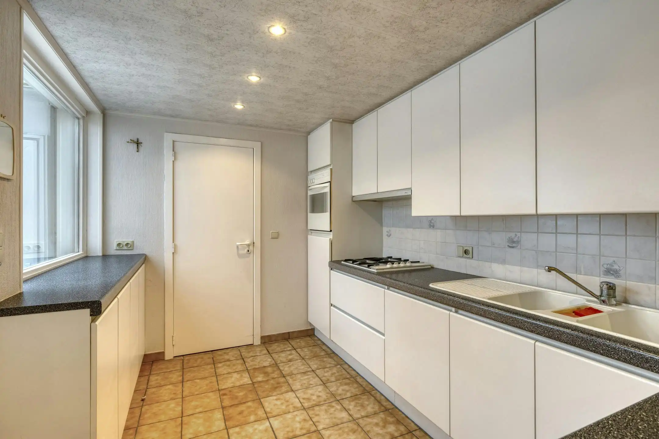 Te renoveren huis met 3 kamers te koop in Ooigem foto 6