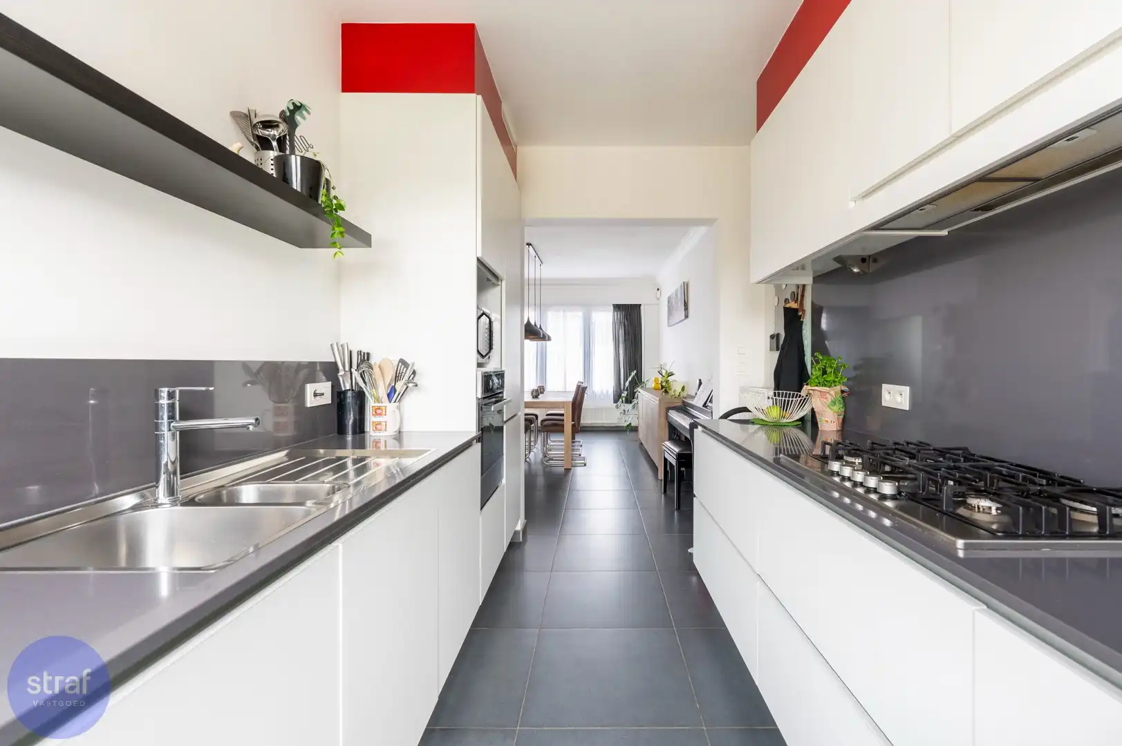 Veelzijdige woning met grote tuin en praktijkmogelijkheid in Wilrijk foto 7