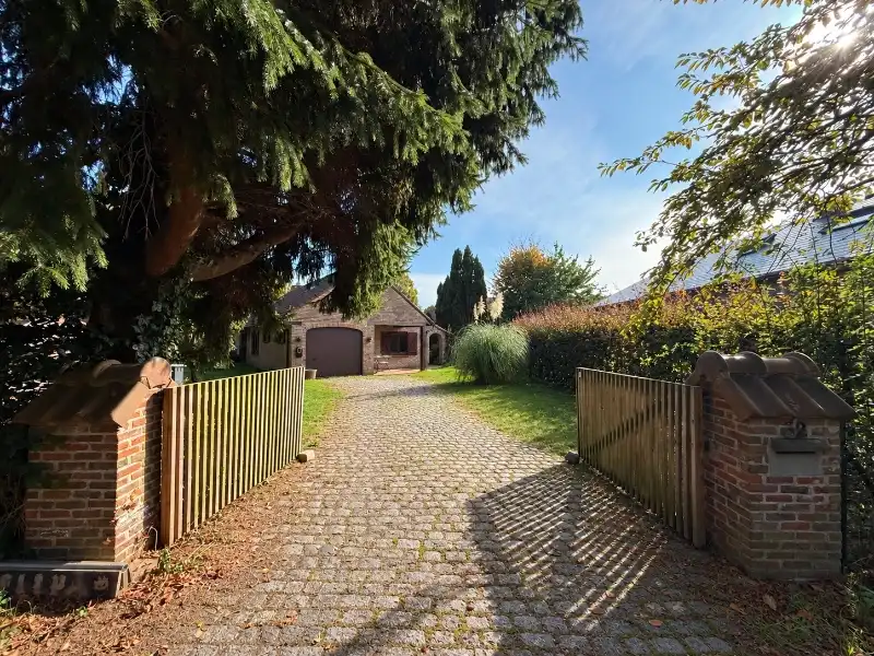 Rustig gelegen open bebouwing met 4 slaapkamers en zonnige tuin foto 24