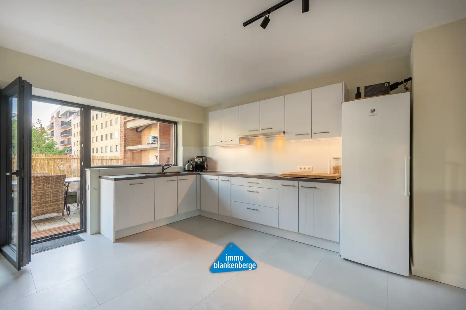 Zeer Ruim en Stijlvol gerenoveerd appartement van 232m² op een toplocatie vlak bij het strand. foto 8