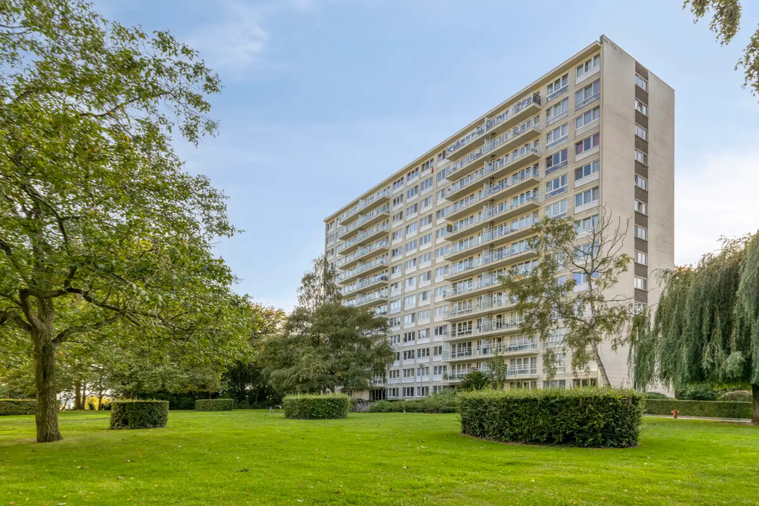 Lichtrijk gerenoveerd appartement op topligging foto 12