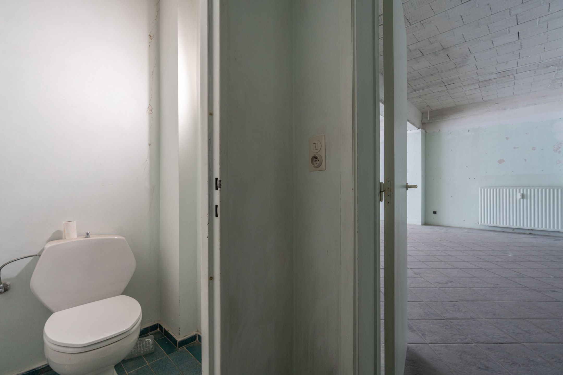 Ruim handelspand met mooie vitrinebreedte, op toplocatie! foto 13