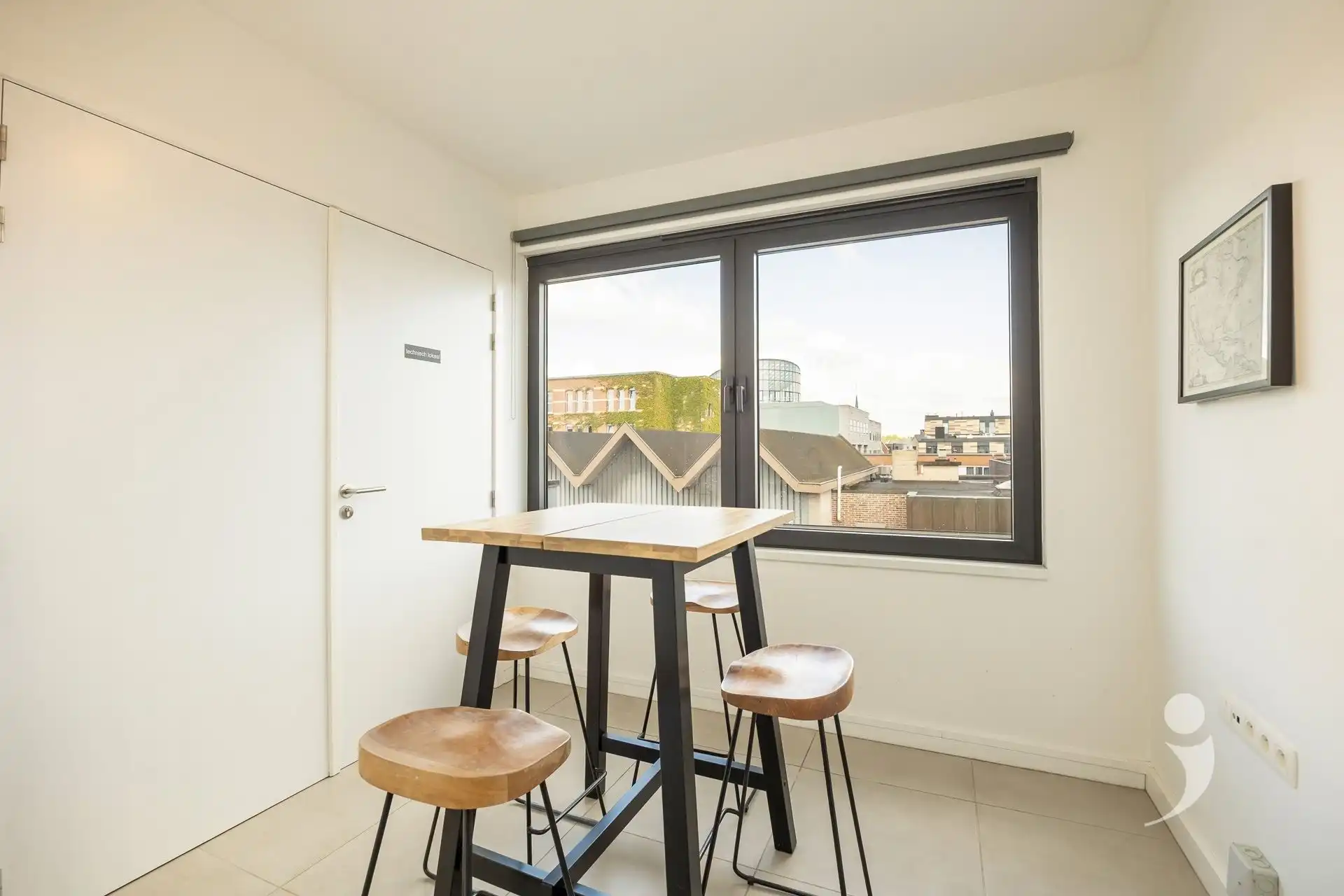 Building met 8 kamers foto 7