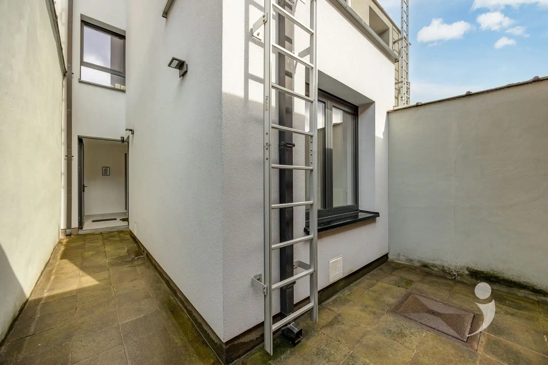 Building met 8 kamers foto 7