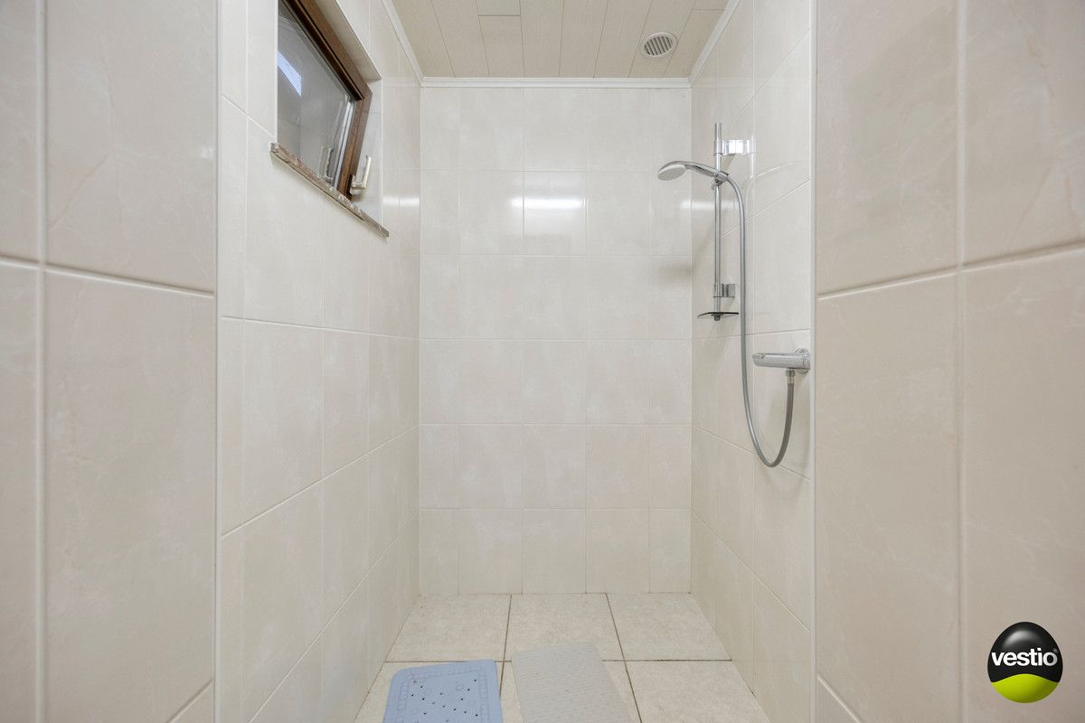 RUSTIG GELEGEN RUIME HALFVRIJSTAANDE WONING MET GROTE TUIN OP 22A49CA TE HOESELT. foto 15