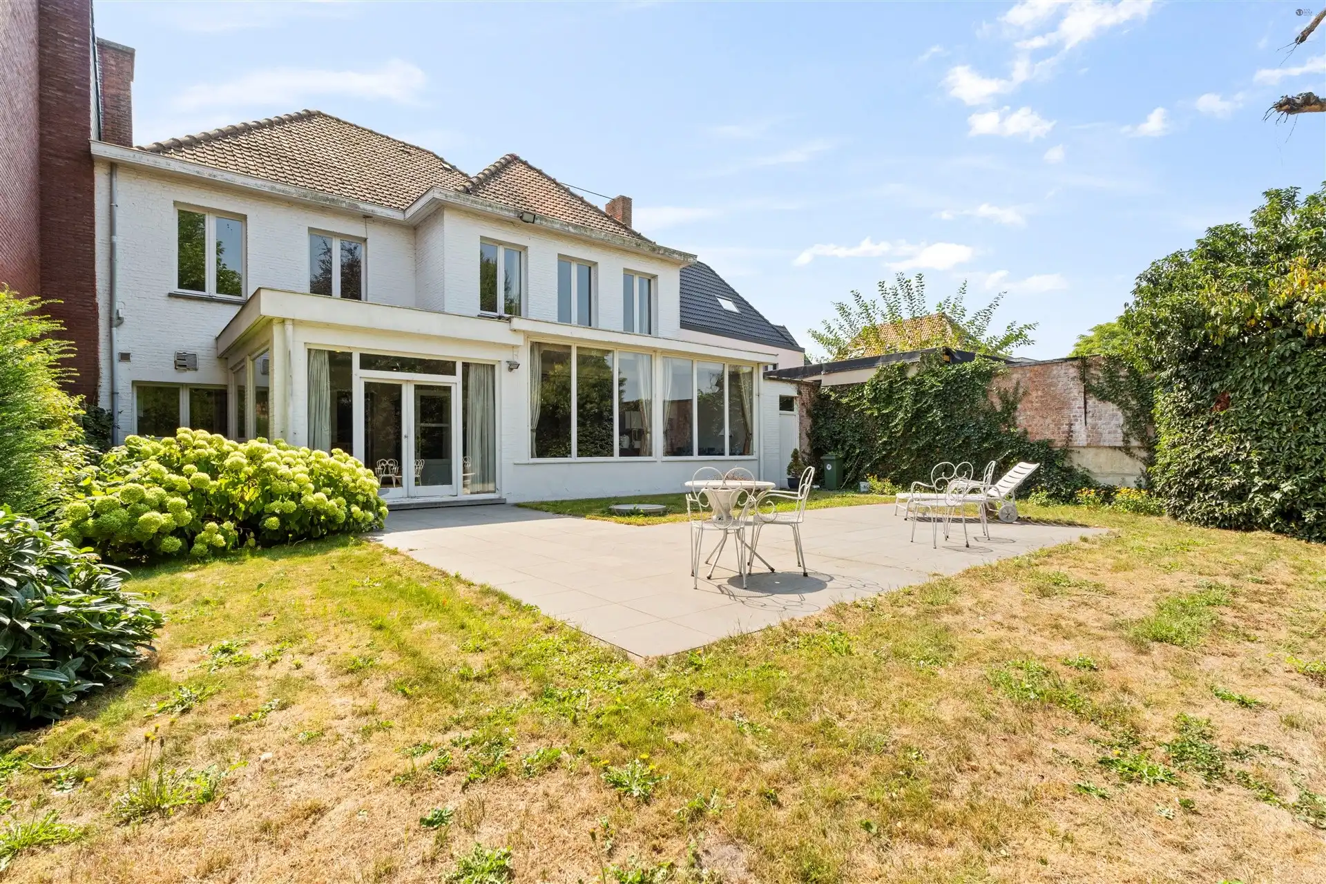 Hoofdfoto van de publicatie: Voormalige dokterswoning, zeer unieke woning mt grote oppervlakten