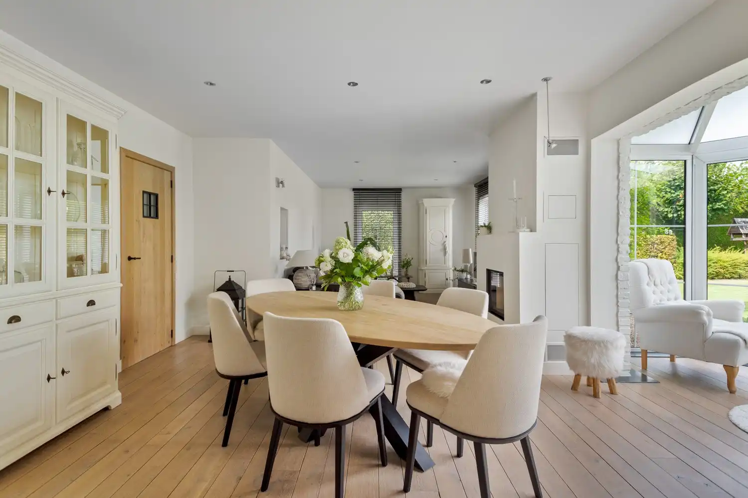 Instapklare laagbouwwoning met 3 slaapkamers & idyllische tuin te Lier foto 8