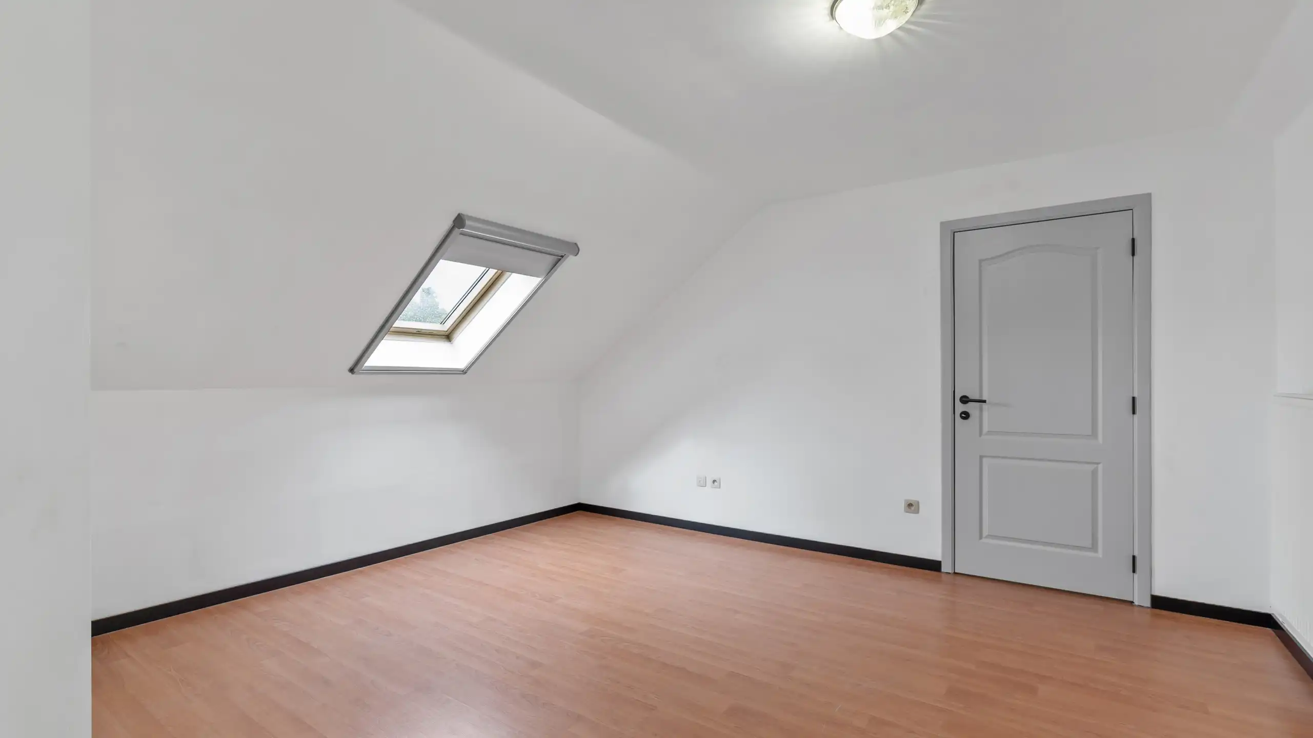 Vernieuwd appartement met 4 slaapkamers in Beringen foto 13