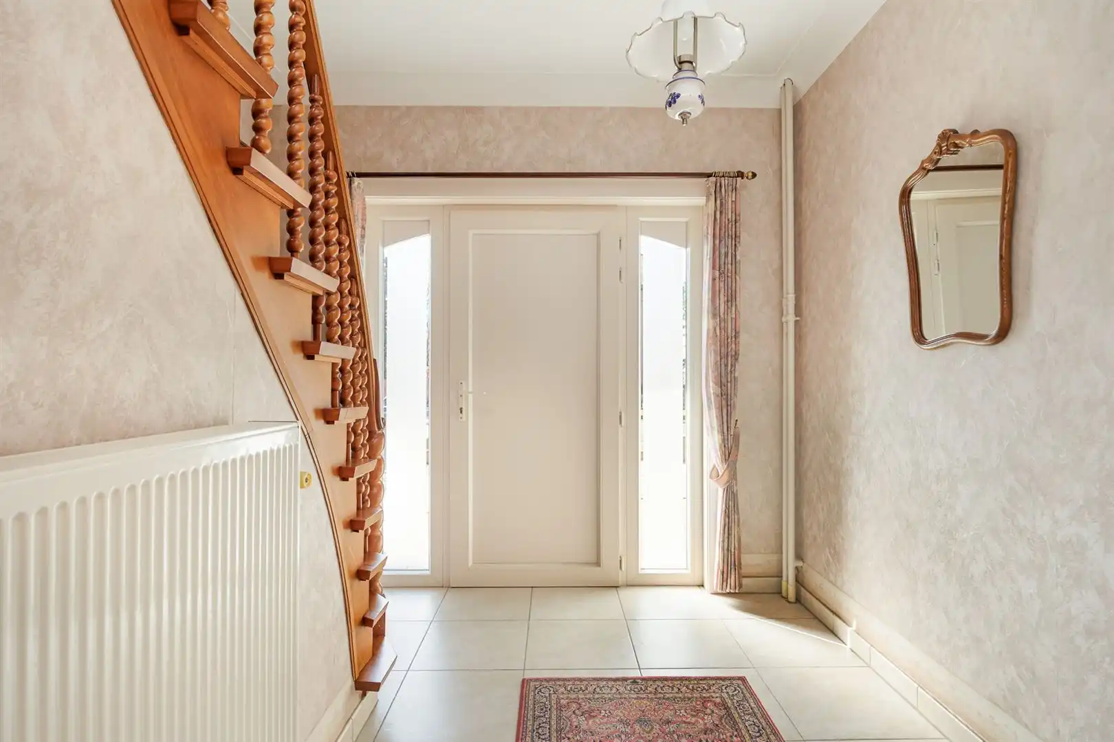 Instapklare woning met garage en tuin! foto 9