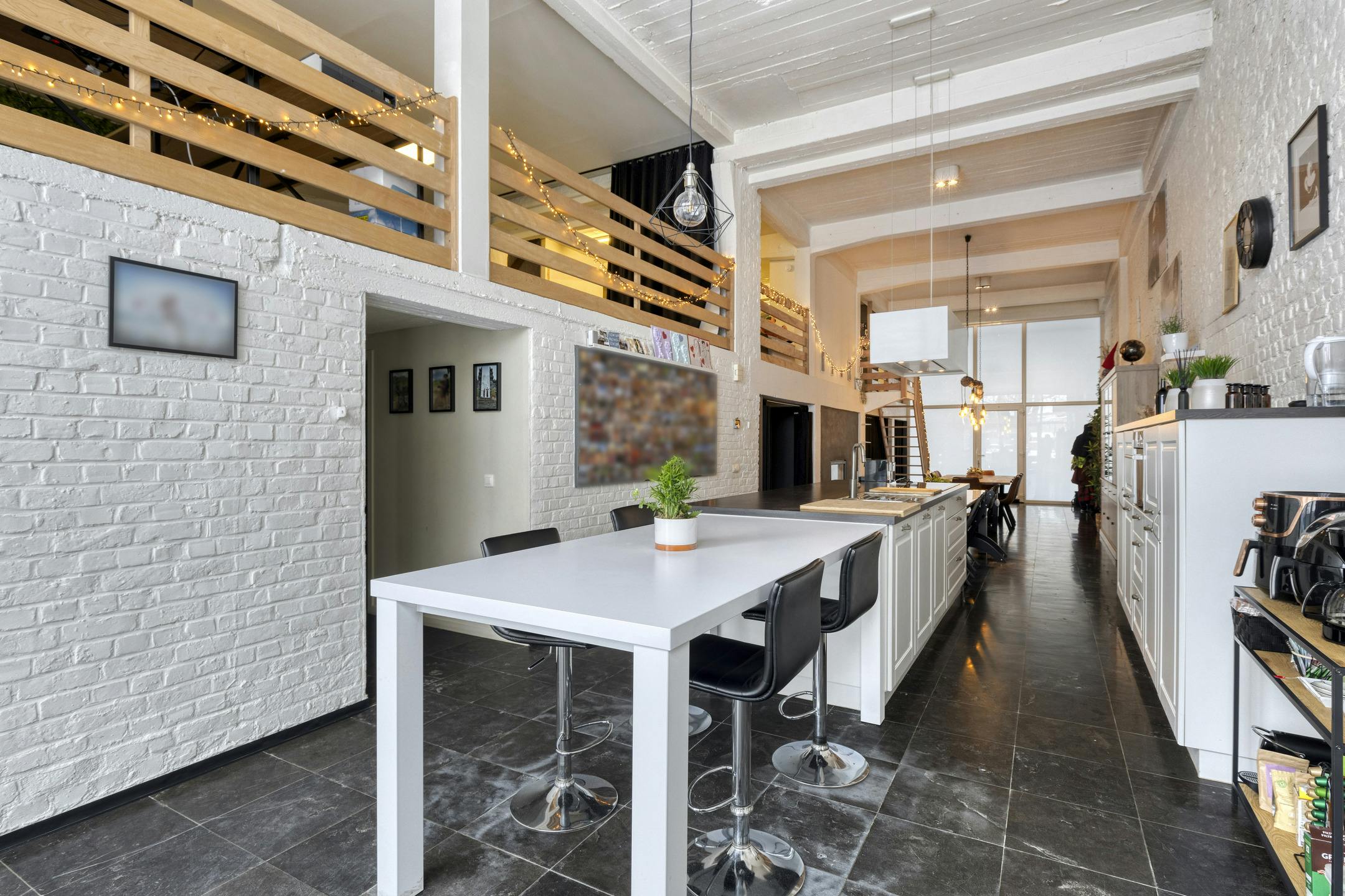 Unieke loft met 5 kamers te koop in centrum Desselgem foto 3