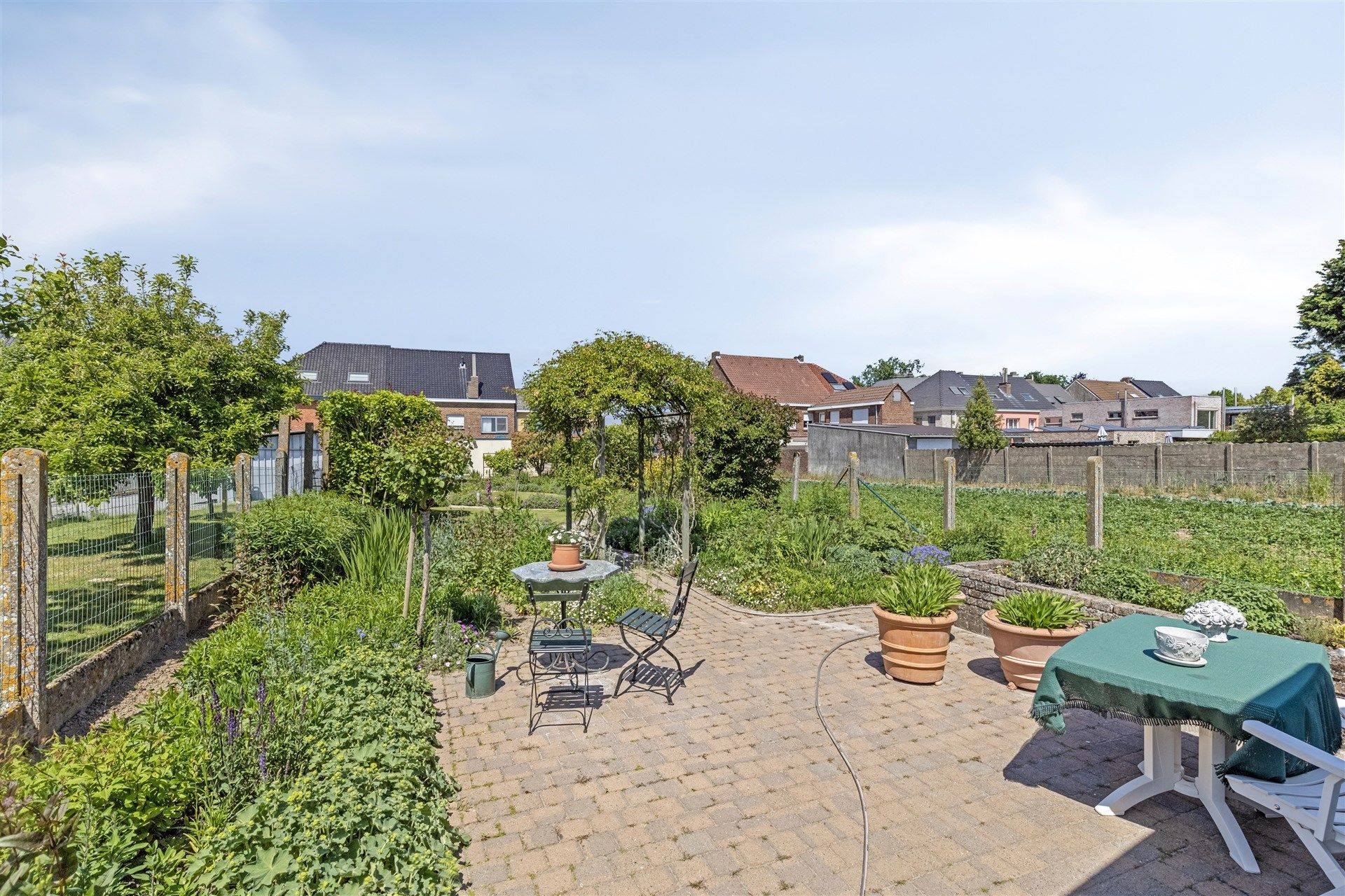 Charmante, energiezuinige woning met prachtige tuin foto 23