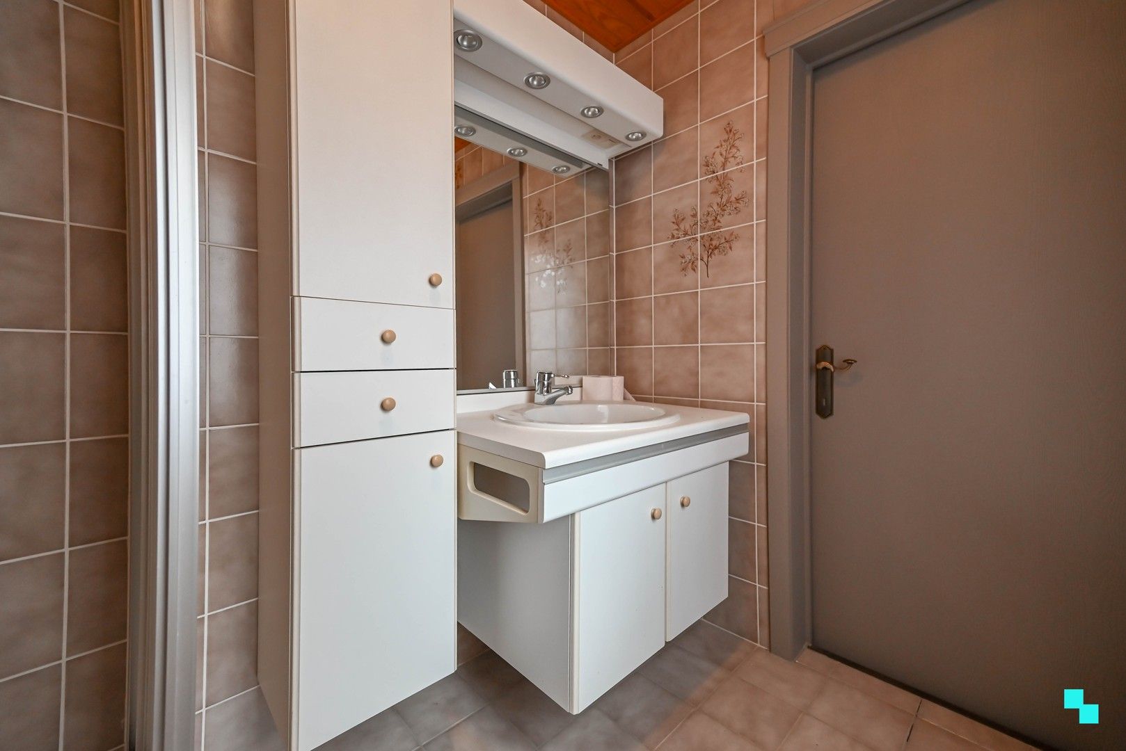 Knusse rijwoning nabij centrum Izegem foto 21