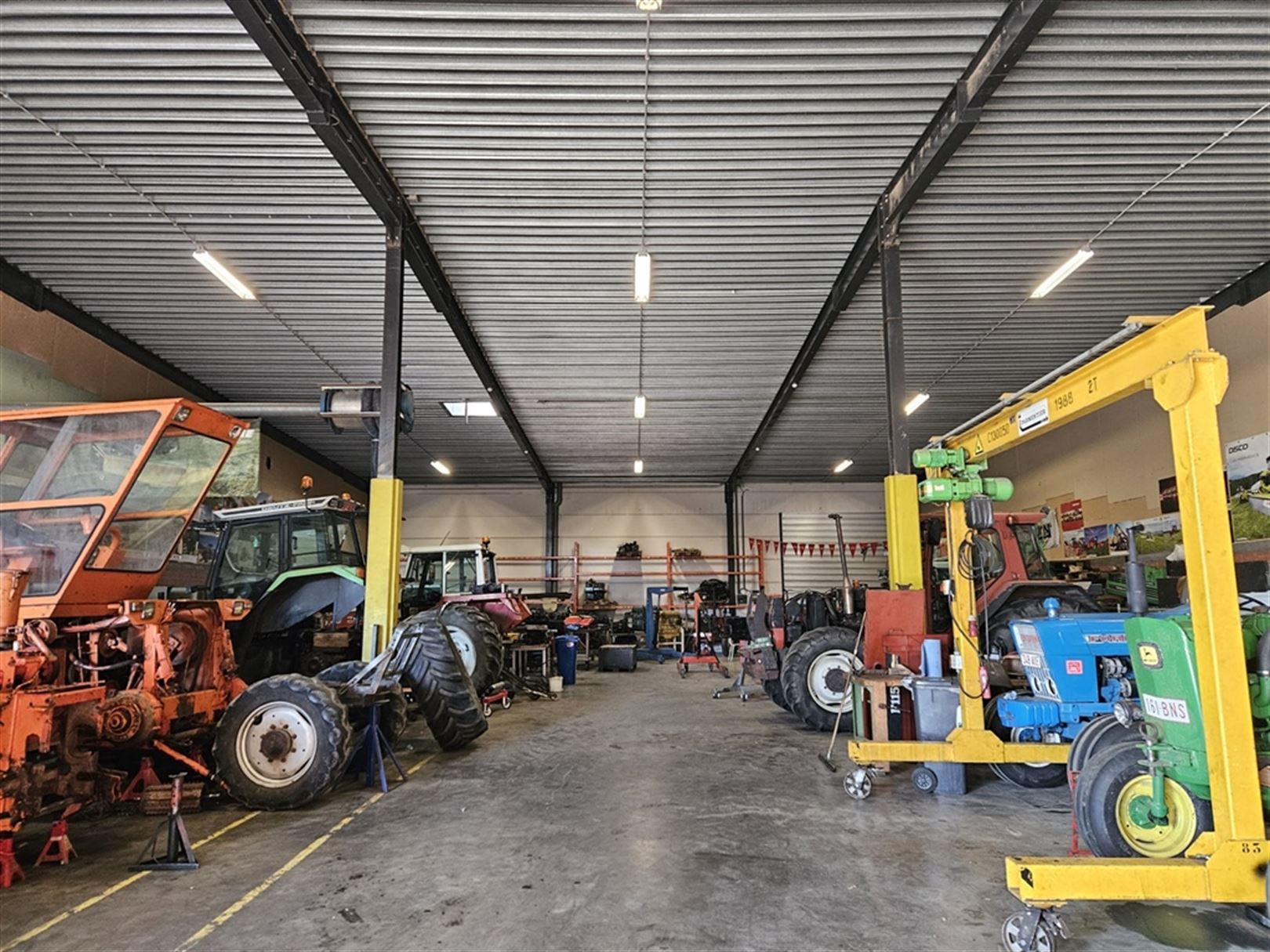 Magazijn met kantoorunit te Drongen foto 4