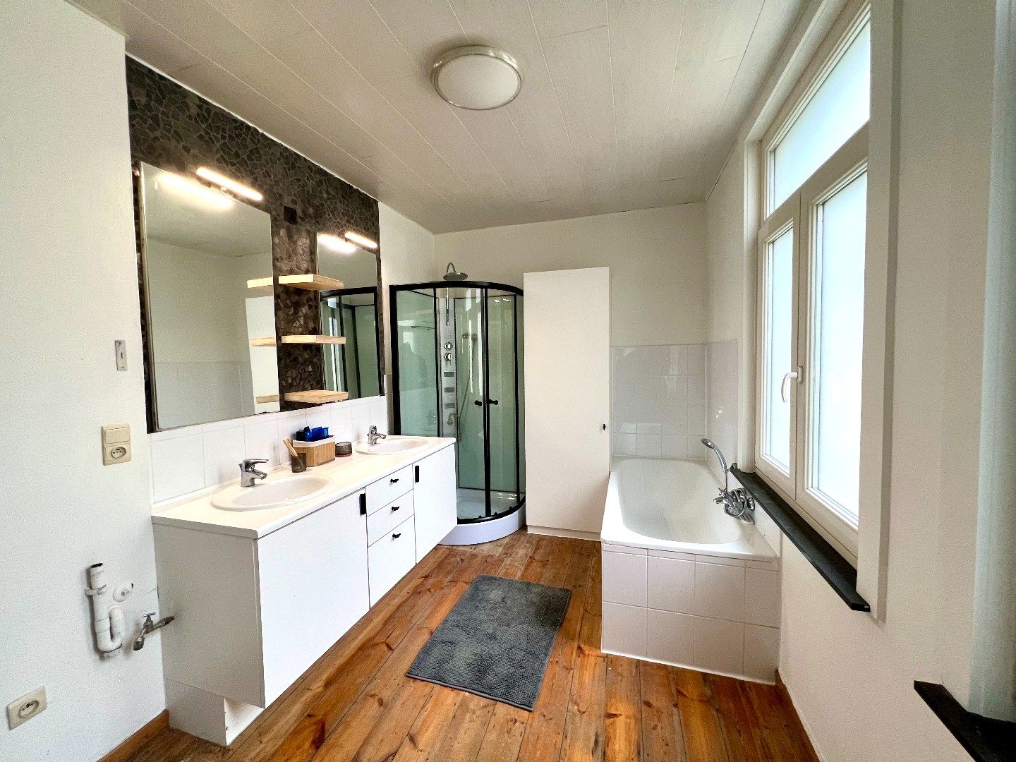 Studentenkamers of co-housing te huur pal aan de grote markt te Kortrijk foto 10