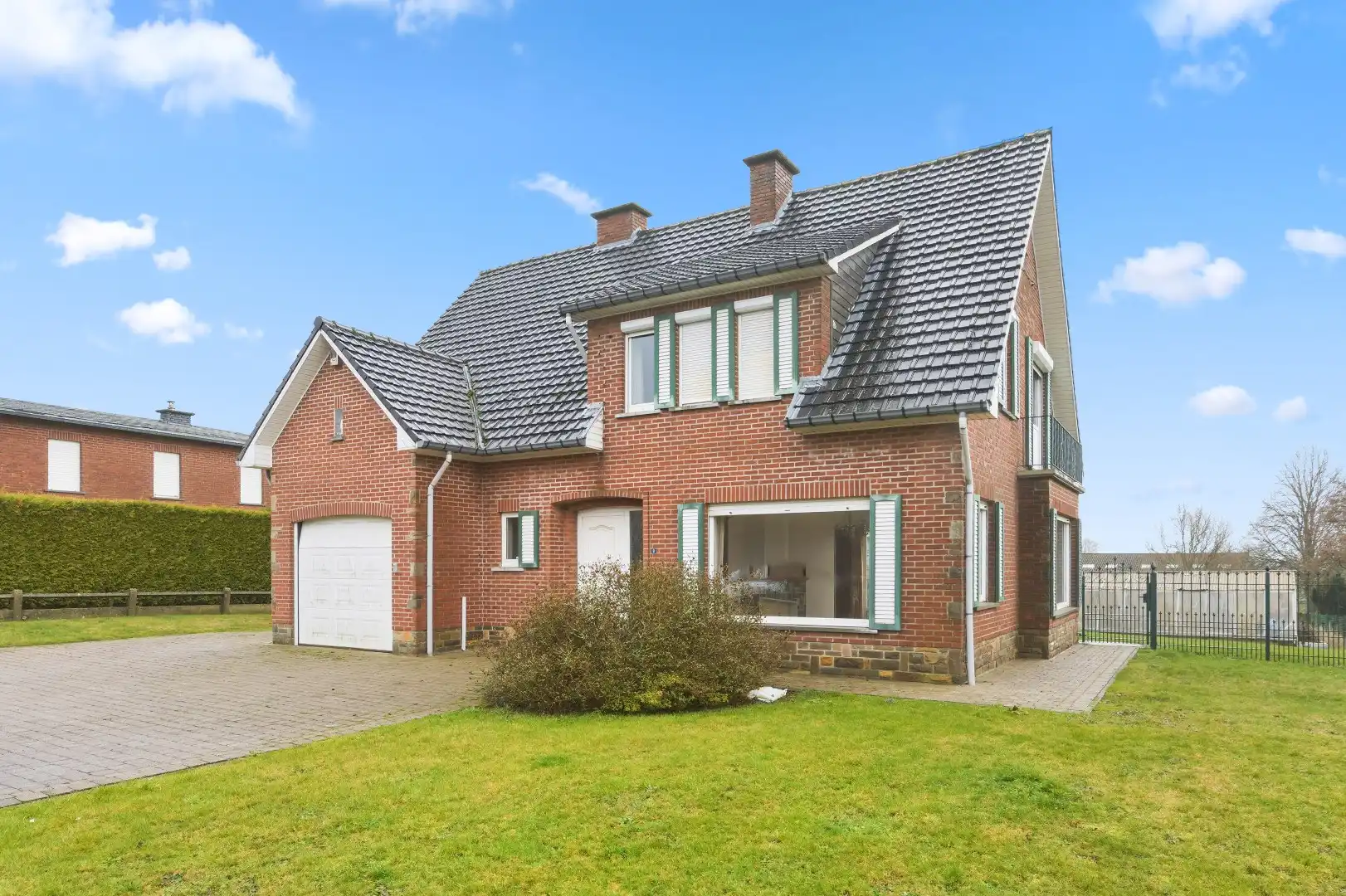 Hoofdfoto van de publicatie: Te renoveren open bebouwing met veel ruimte en oppervlakte te Lubbeek