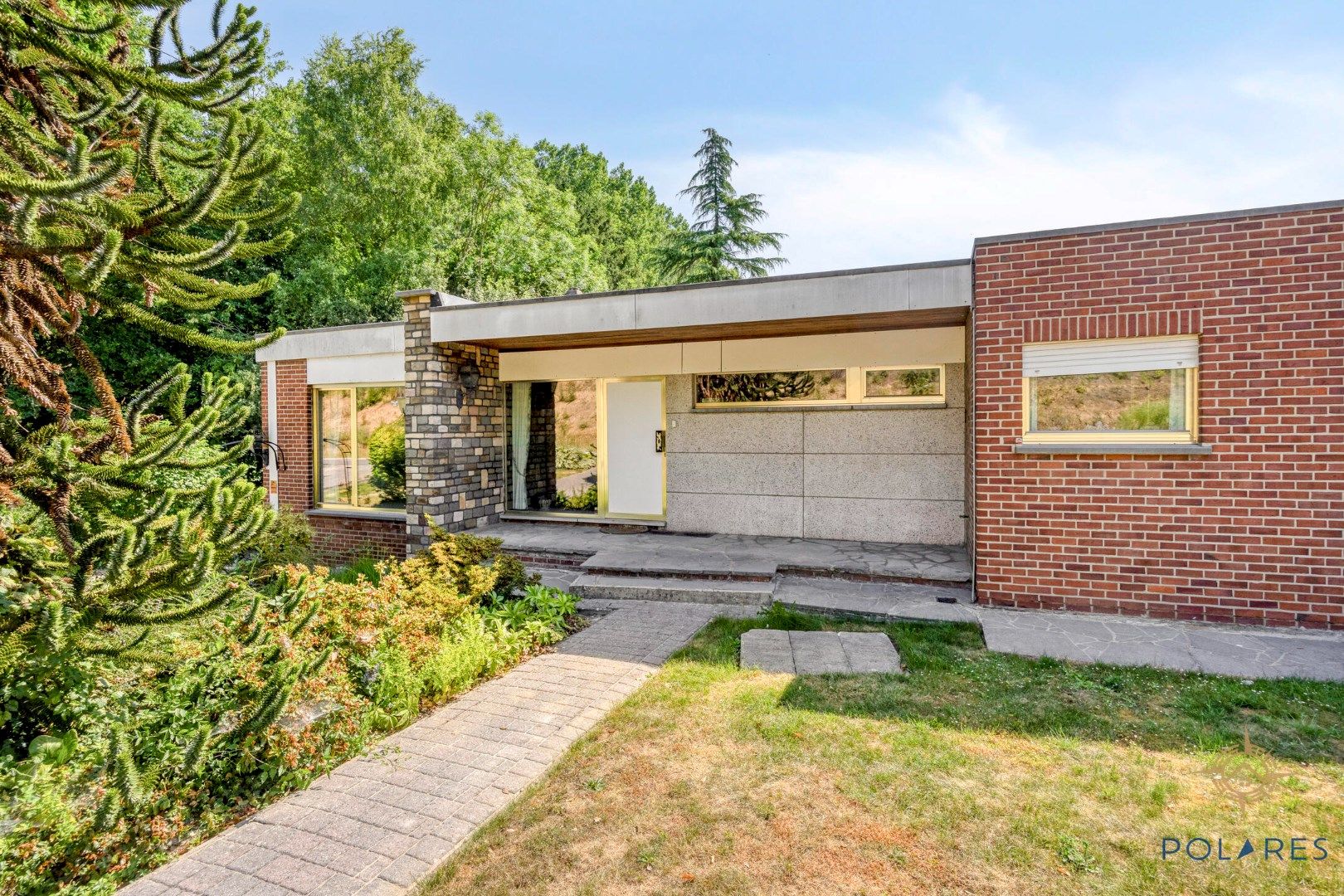 Unieke vrijstaande 70's villa aan de Langerodevijvers  foto 2