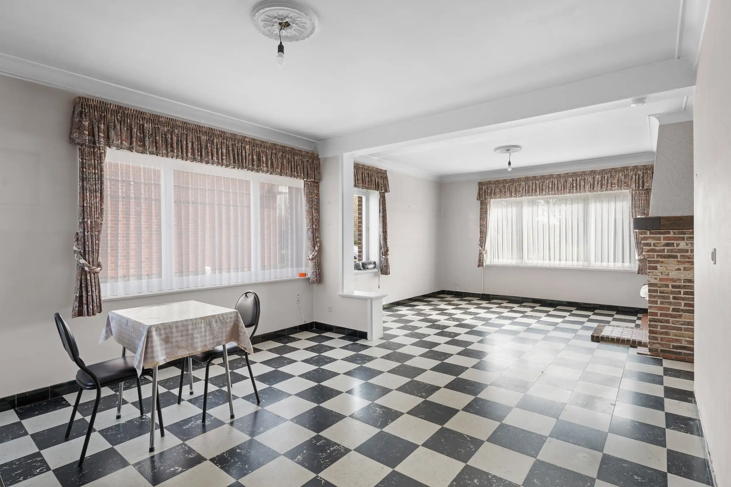 Karaktervolle woning met zonnige tuin in uniek Machelen foto 2