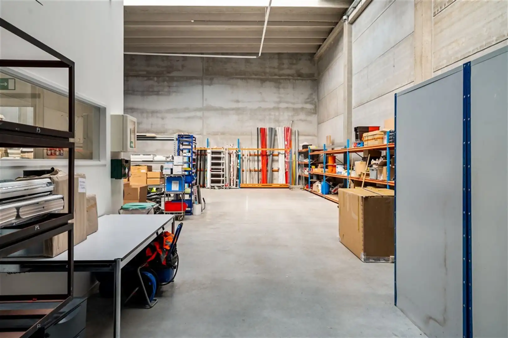 Magazijn met kantoren te koop langs R4 in Merelbeke-Melle foto 10