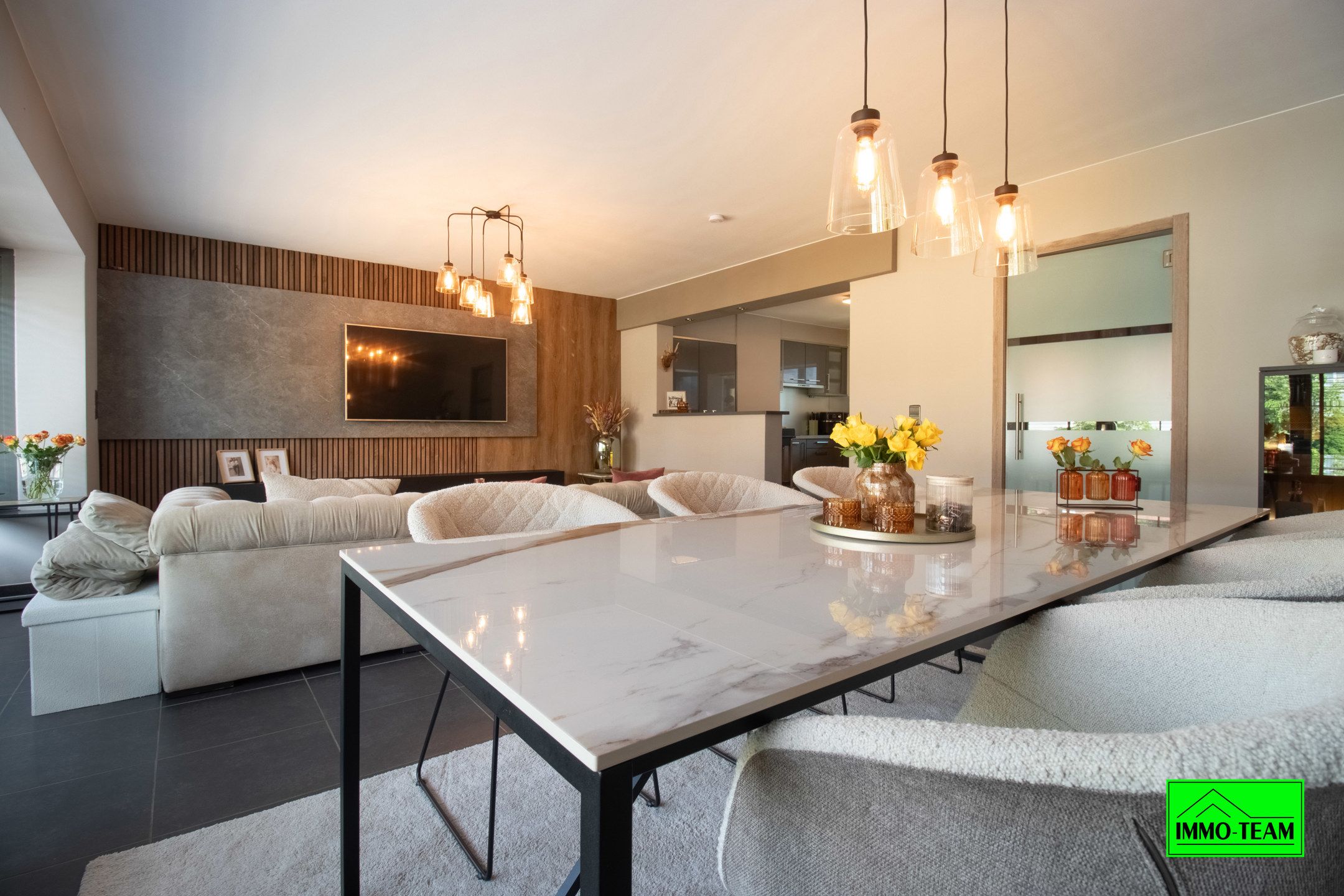 Instapklare gezinswoning met royale woonruimte en luxe  foto 2