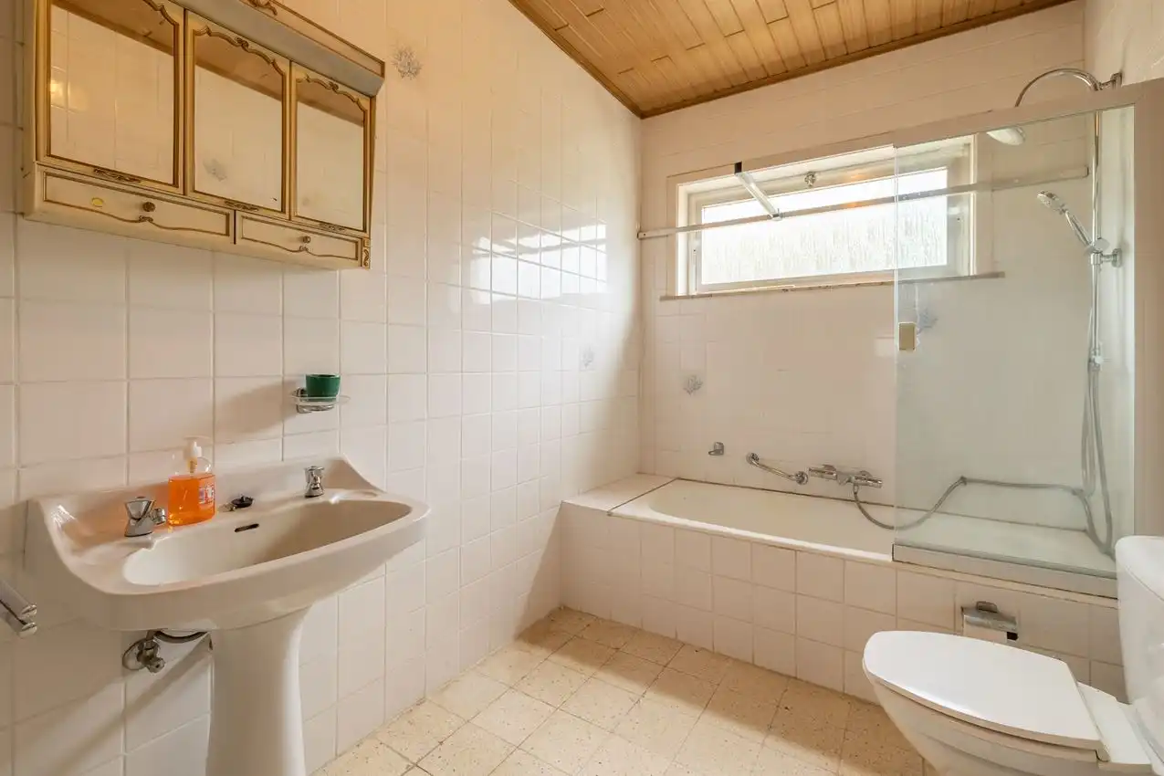 Gelijkvloerse woonst, 3 slpk, op 29a 53ca foto 11