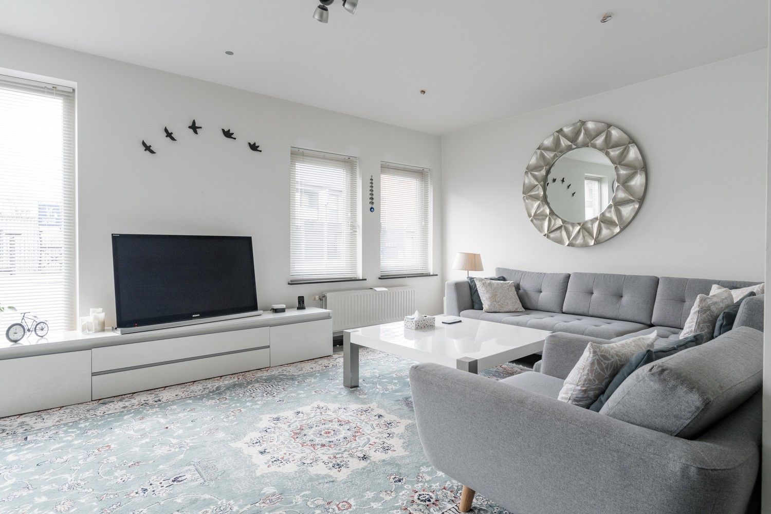 Ruim en energiezuinig appartement met garagebox in het centrum van Pelt foto 3