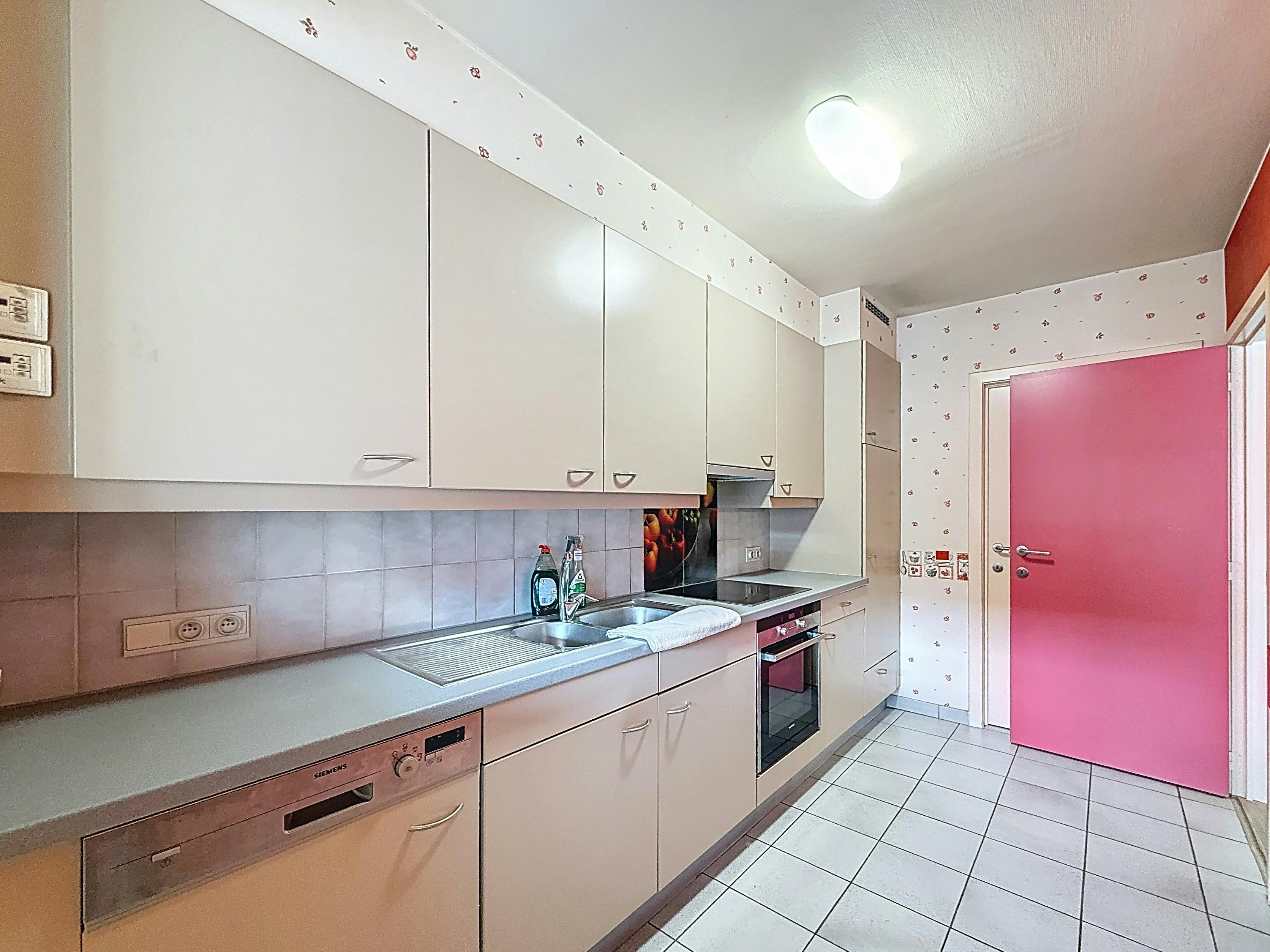 Appartement te koop in het centrum van Sint-Eloois-Vijve foto 4